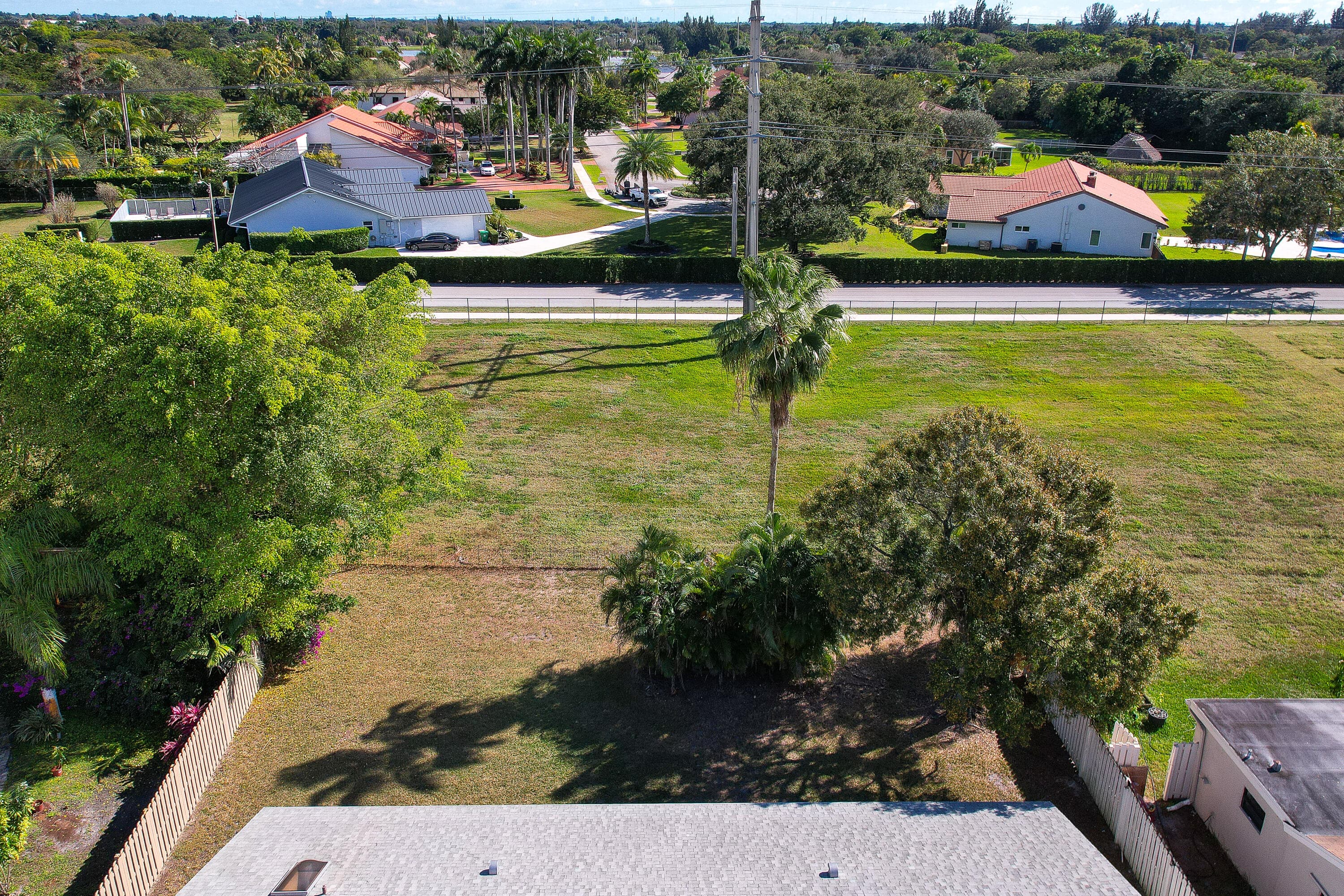 1060 Cedar Creek Way, Davie, FL 33325 — photo 30 of 32