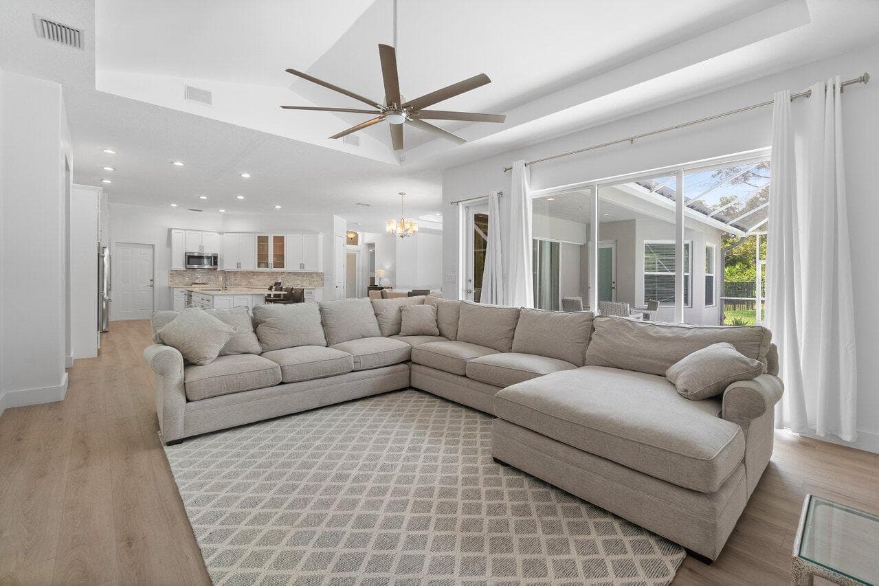 8369 SE Island Way, Jupiter, FL 33458 — photo 16 of 41