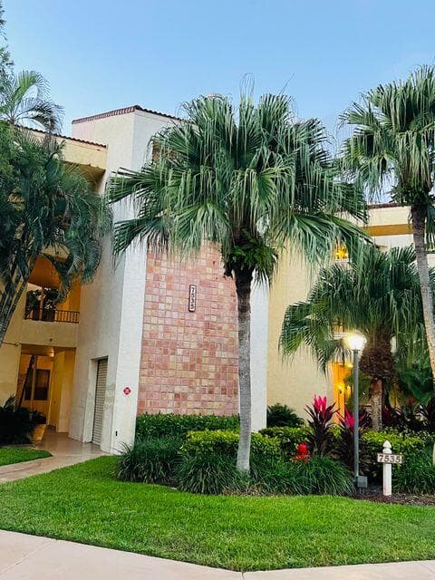 7535 La Paz Boulevard 307, Boca Raton, FL 33433 — photo
