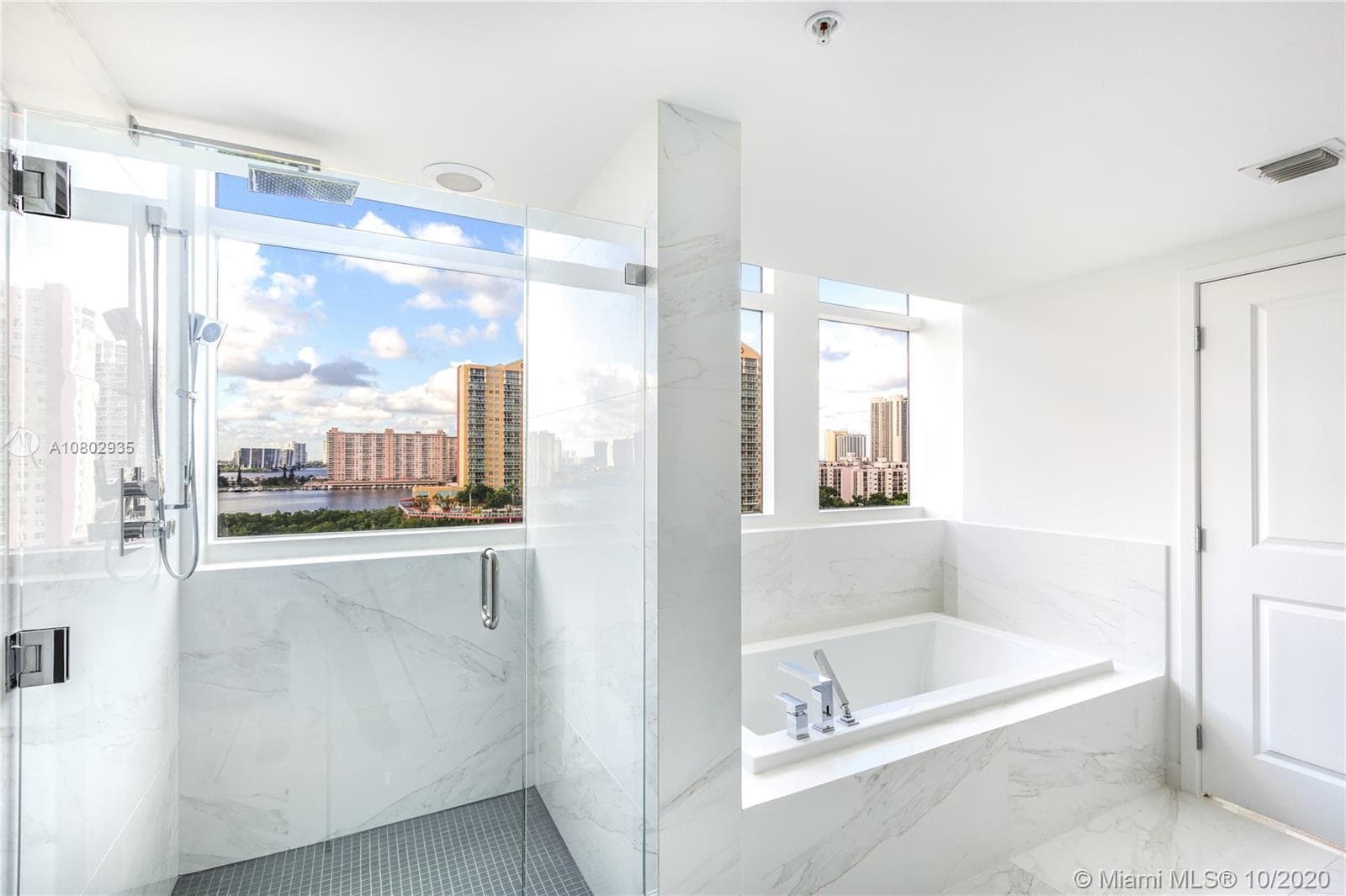 400 Sunny Isles Boulevard 1022, Sunny Isles Beach, FL 33160 — photo 28 of 34