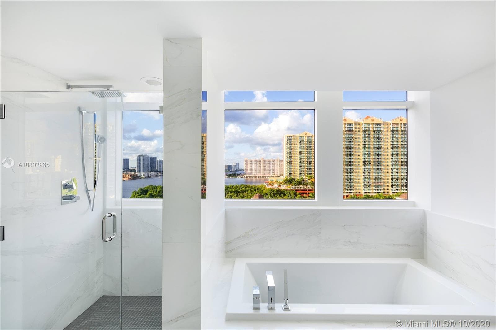 400 Sunny Isles Boulevard 1022, Sunny Isles Beach, FL 33160 — photo 24 of 34