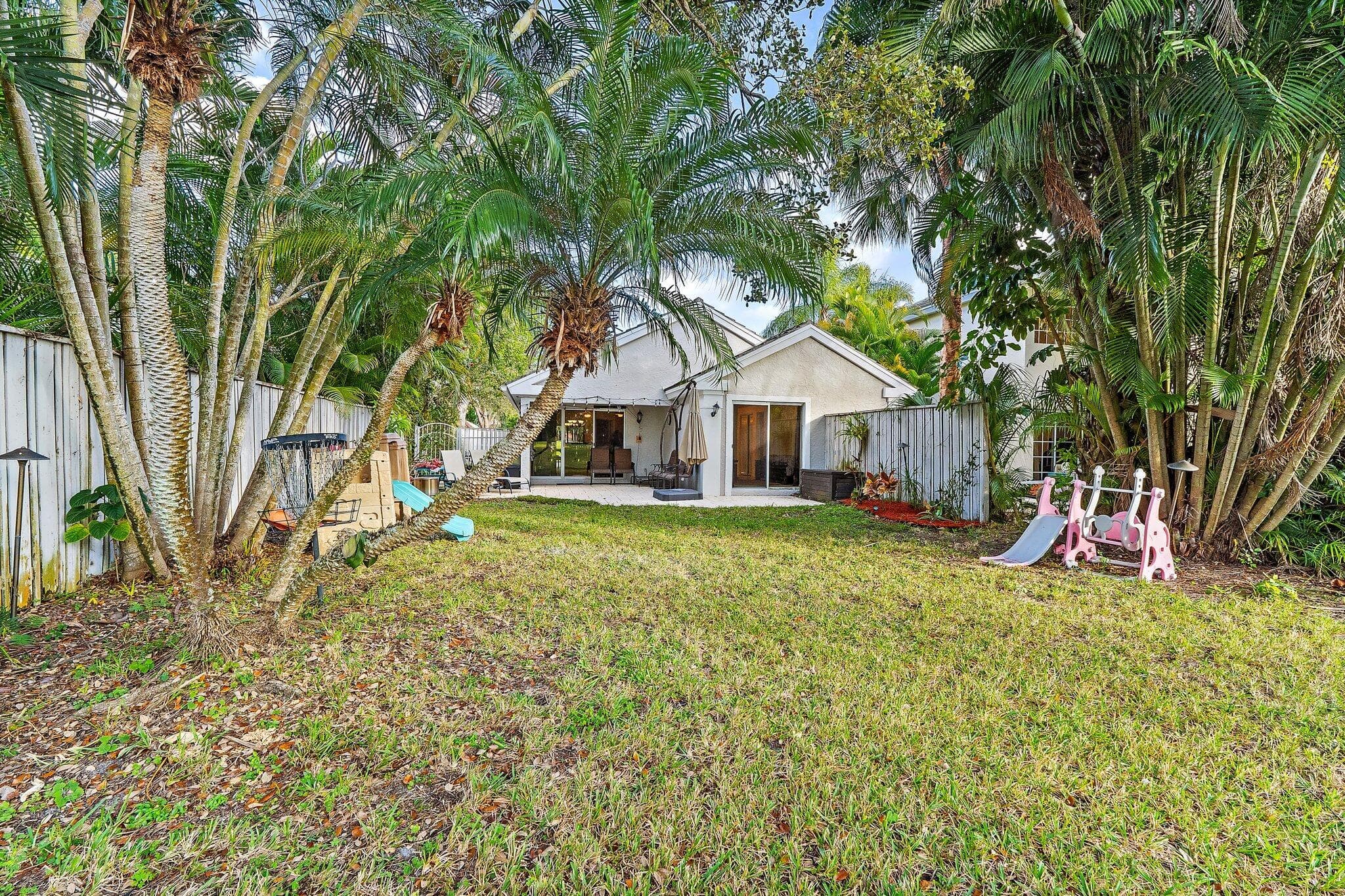 11 Admirals Court, Palm Beach Gardens, FL 33418 — photo 28 of 48