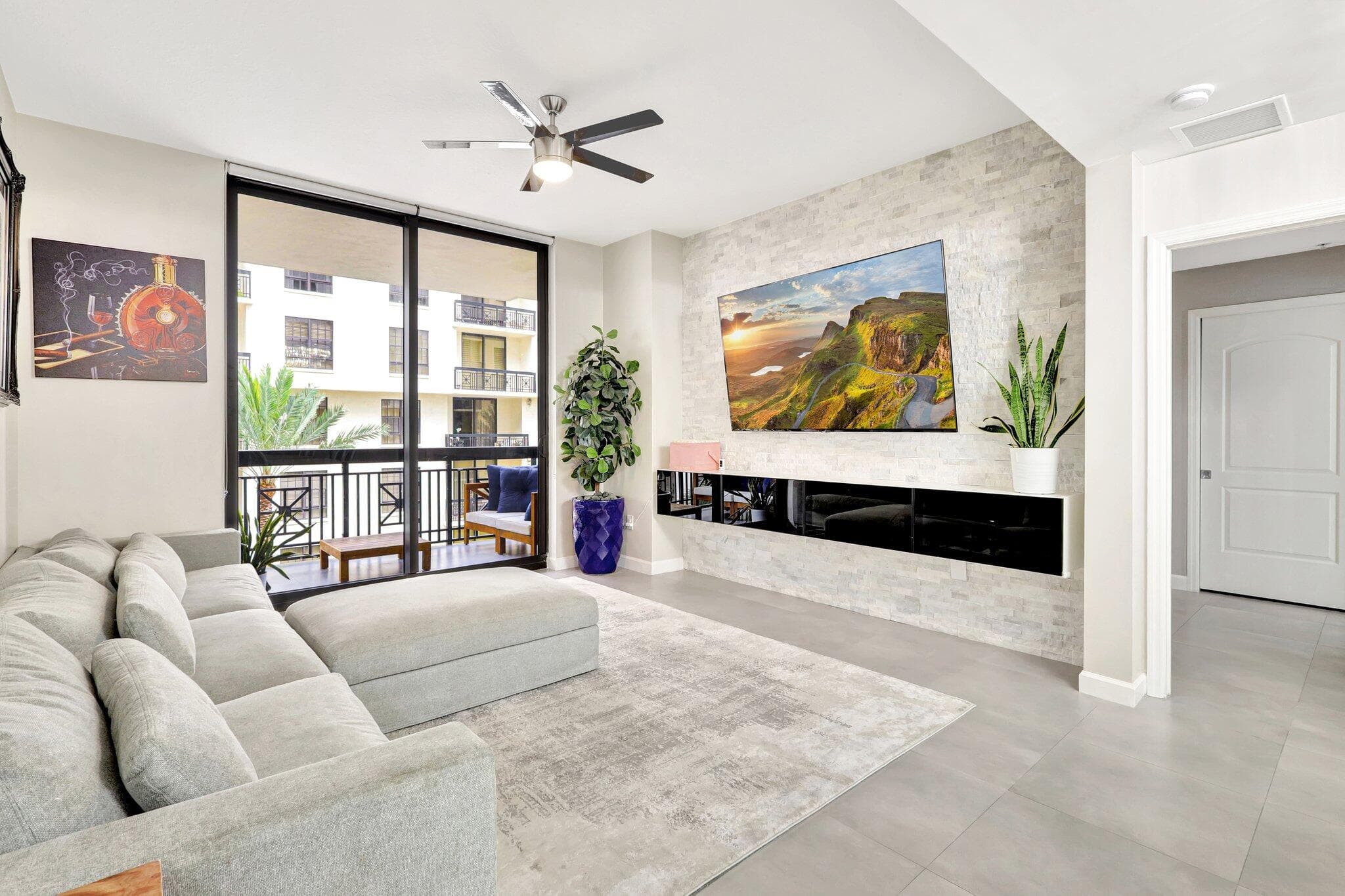 801 S Olive Avenue 1018, West Palm Beach, FL 33401 — photo 2 of 51