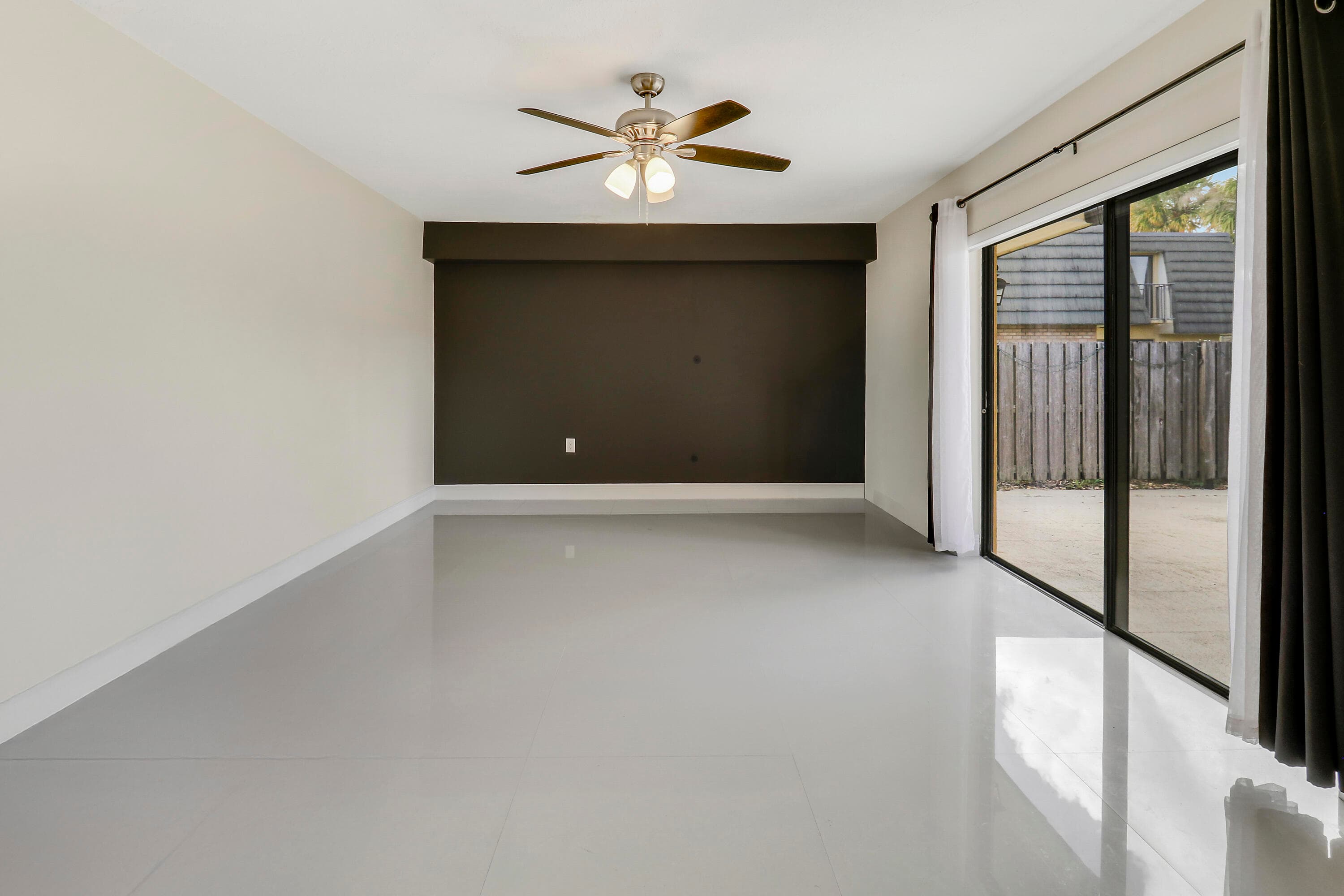 2404 24th Way, West Palm Beach, FL 33407 — photo 14 of 36