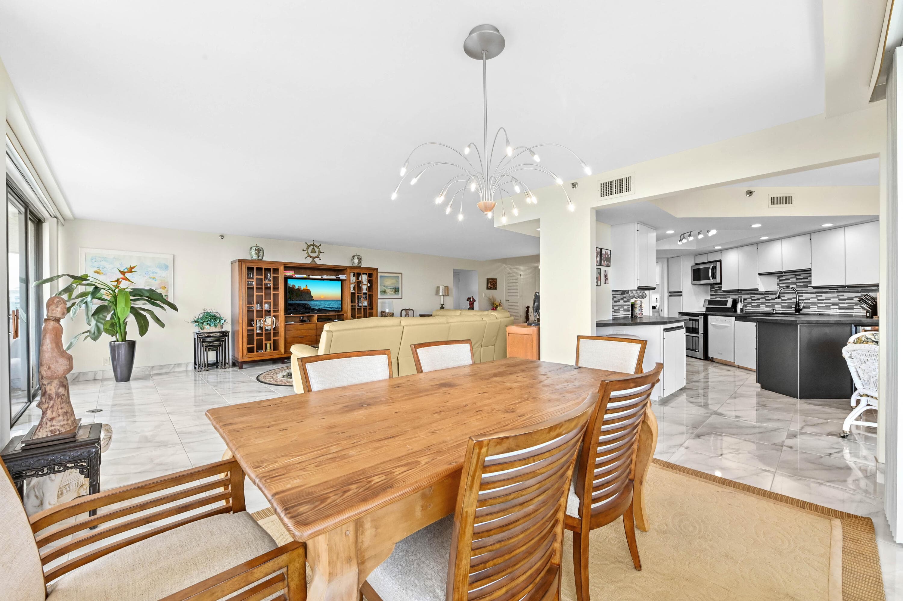 1900 Consulate Place 604, West Palm Beach, FL 33401 — photo 12 of 74