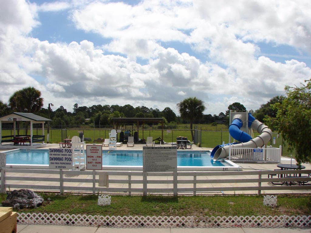 730 S Willow, Clewiston, FL 33440 — photo 4 of 8