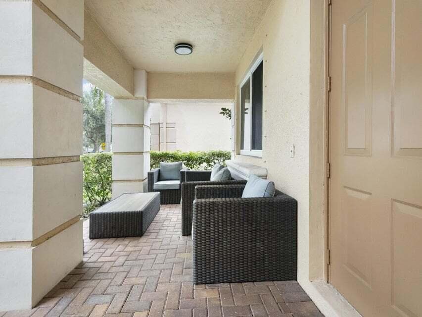 846 Gazetta Way, West Palm Beach, FL 33413 — photo 4 of 43