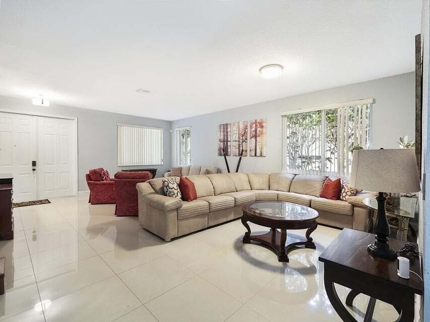 846 Gazetta Way, West Palm Beach, FL 33413 — photo 8 of 43