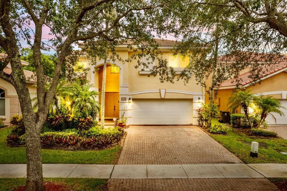 846 Gazetta Way, West Palm Beach, FL 33413 — photo 1 of 43