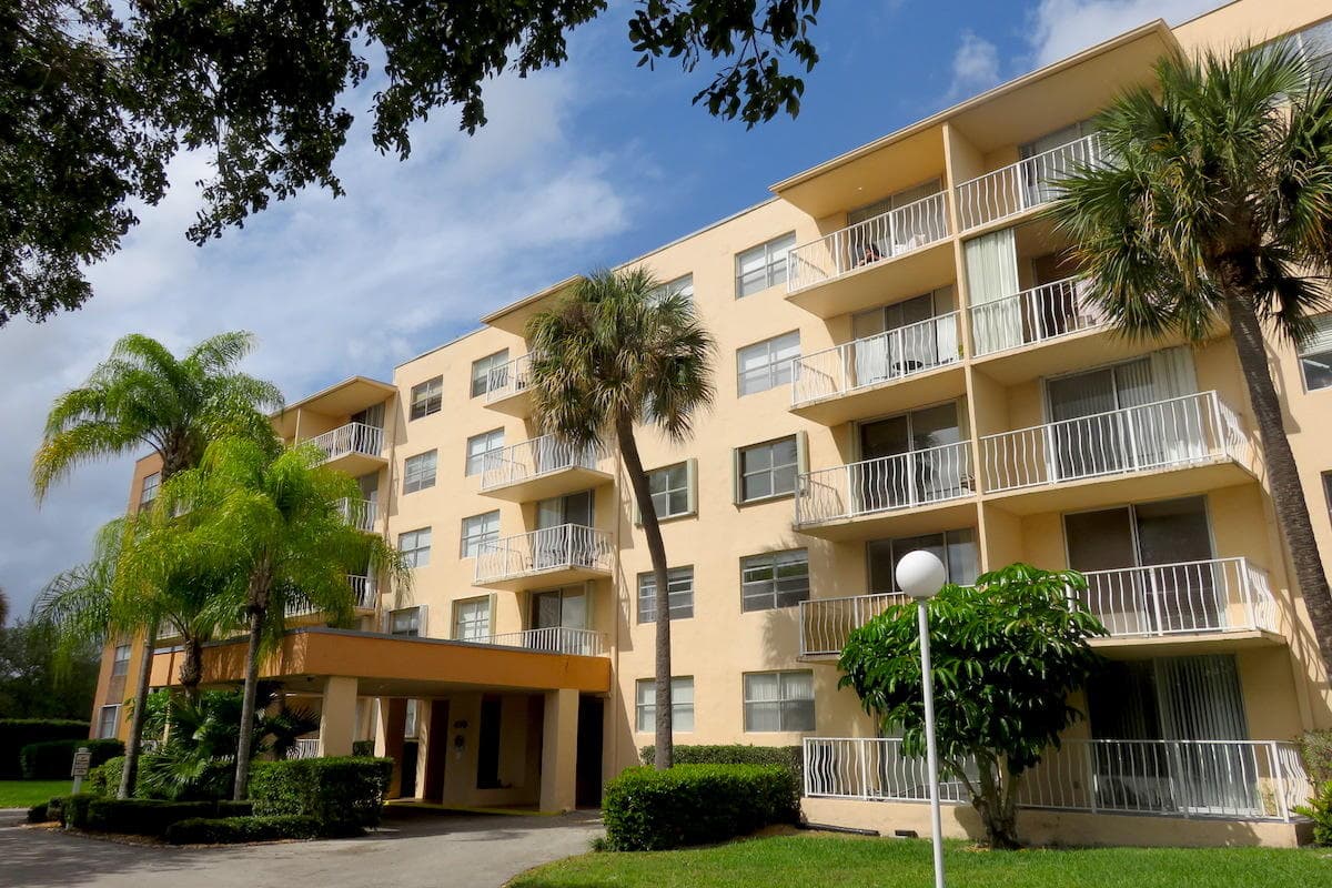 470 Executive Center Drive 2k, West Palm Beach, FL 33401 — photo 9 of 24