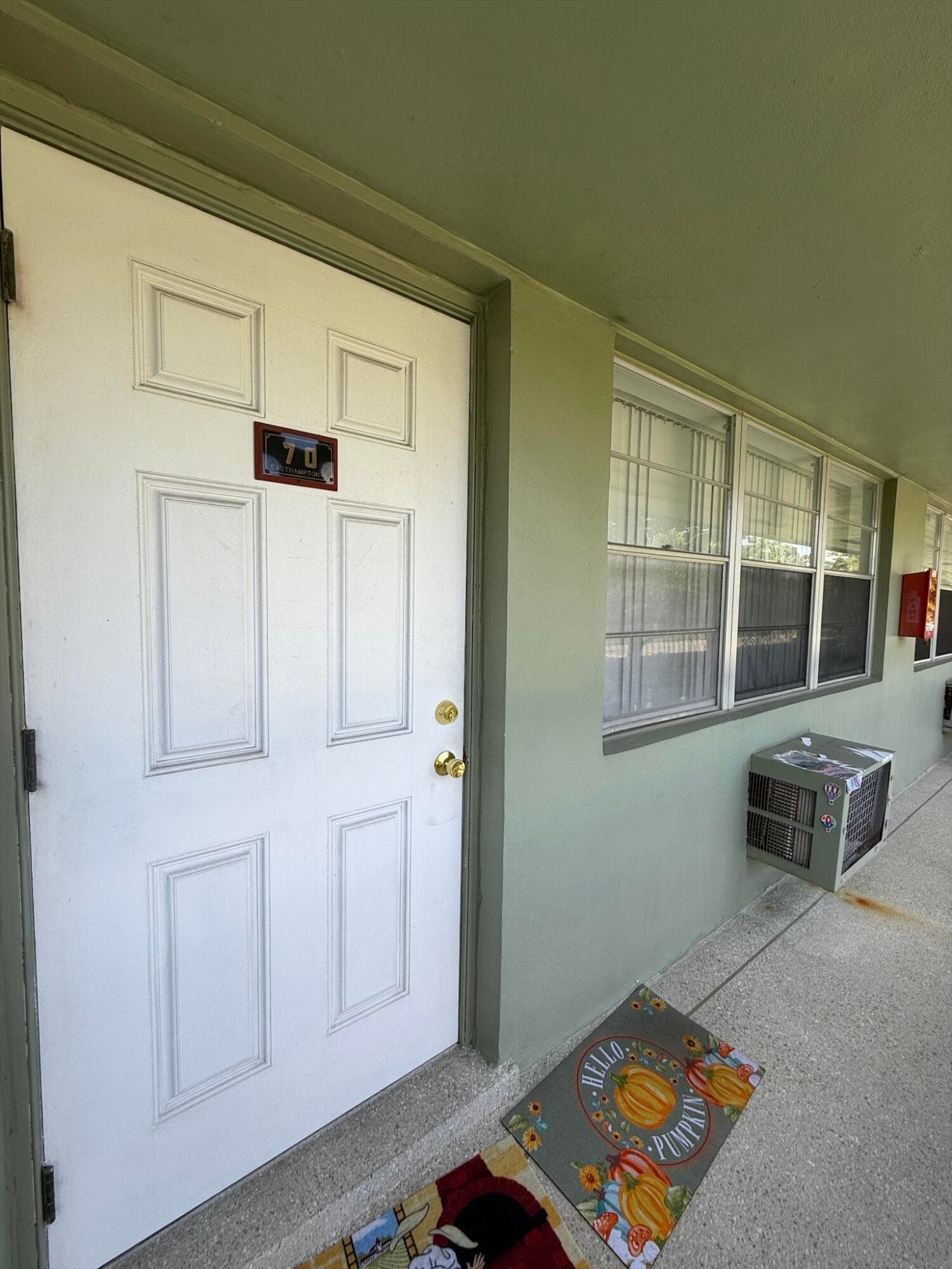 70 Easthampton C, West Palm Beach, FL 33417 — photo 1 of 11