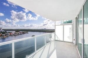 400 Sunny Isles Boulevard 1022, Sunny Isles Beach, FL 33160 — photo 5 of 33