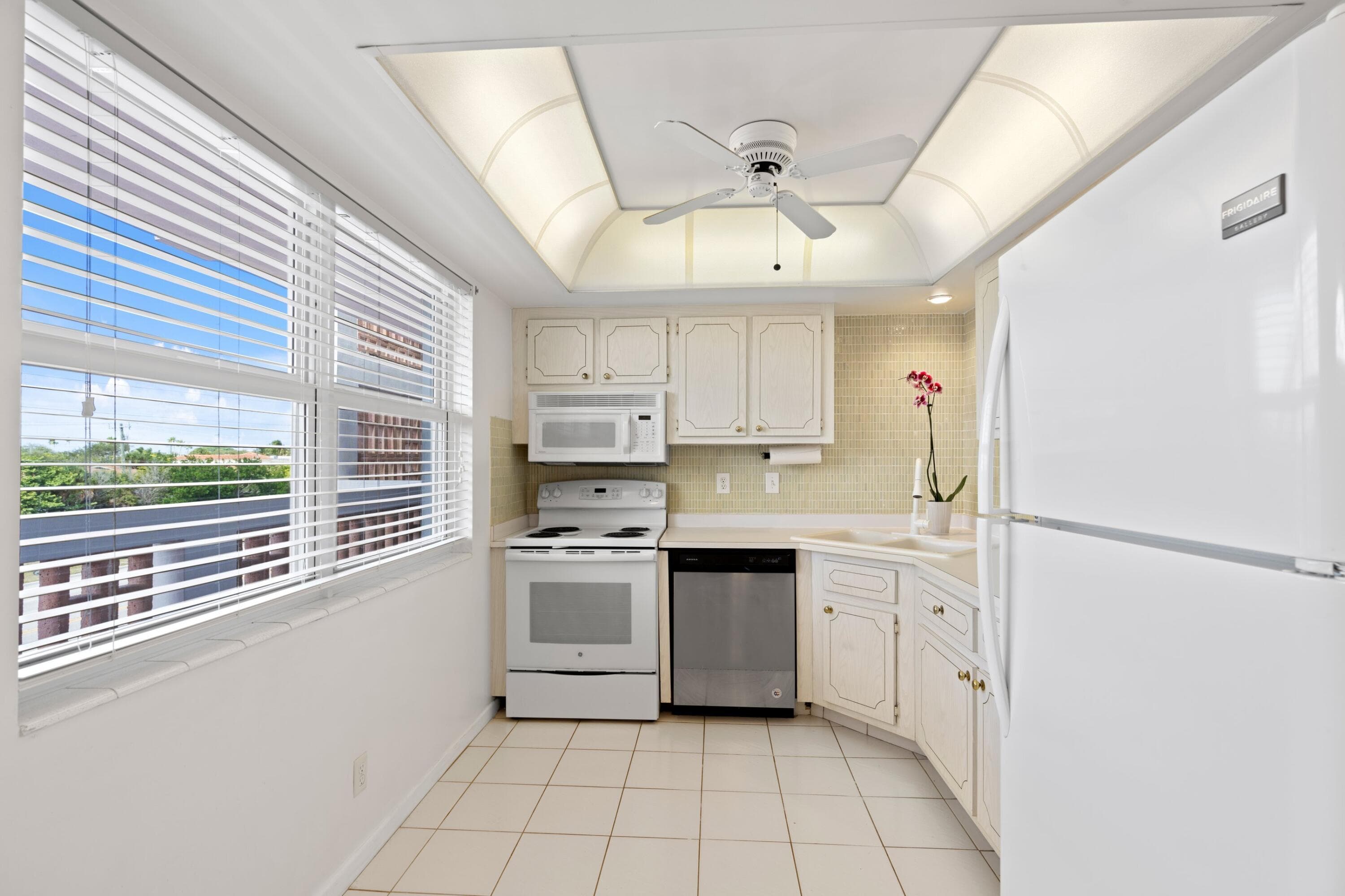 10 SE 13th Street C3, Boca Raton, FL 33432 — photo 9 of 26