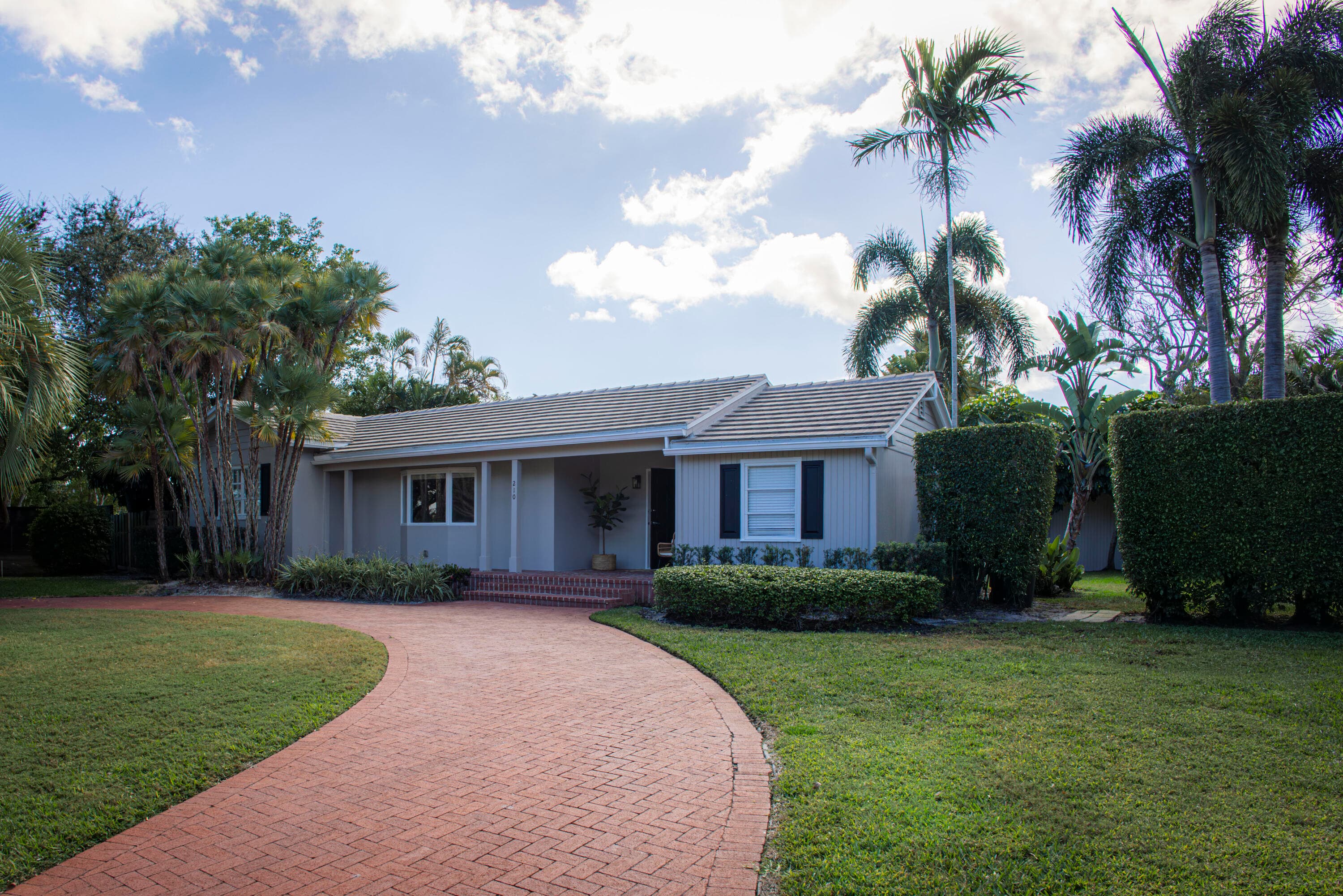 210 Miramar Way, West Palm Beach, FL 33405 — photo 3 of 19
