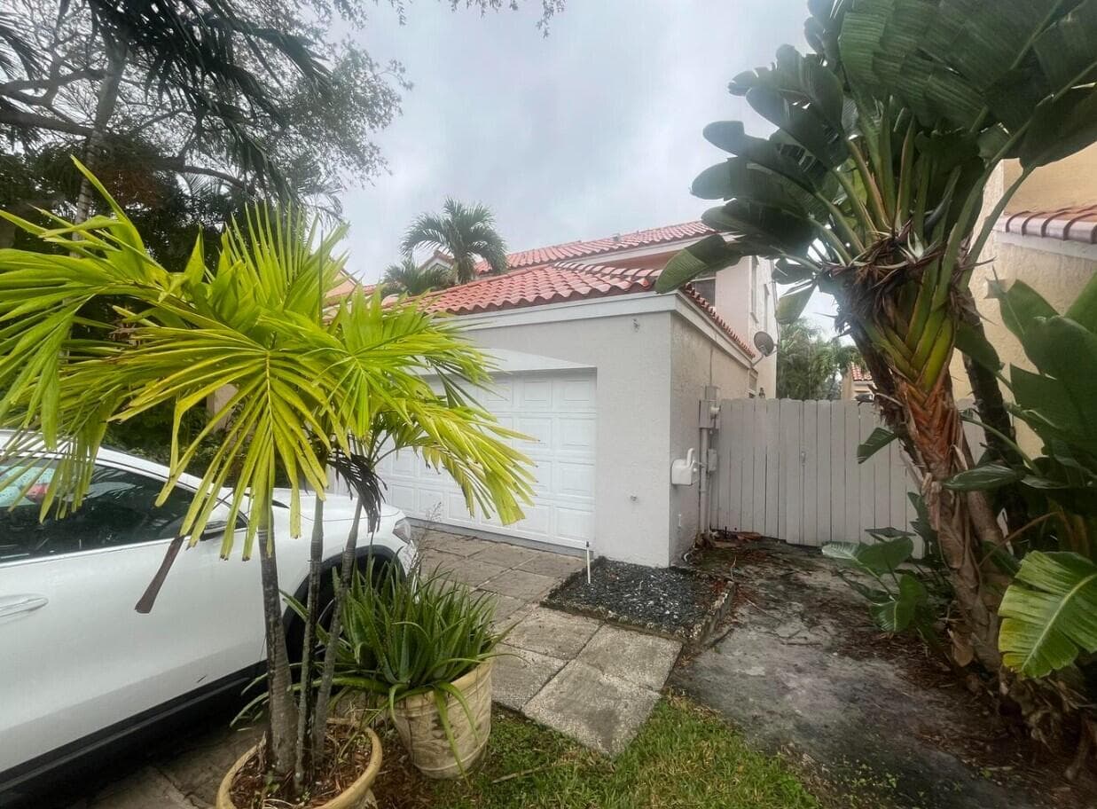 3780 Amalfi Drive 3780, Hollywood, FL 33021 — photo 9 of 81