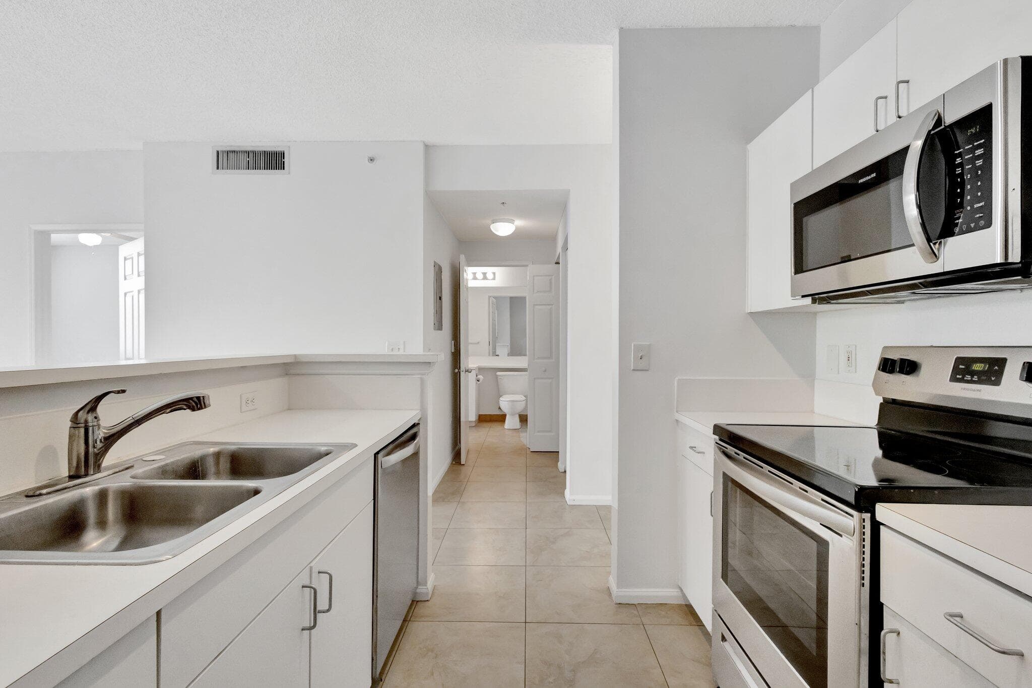 720 S Sapodilla Avenue 303, West Palm Beach, FL 33401 — photo 3 of 34