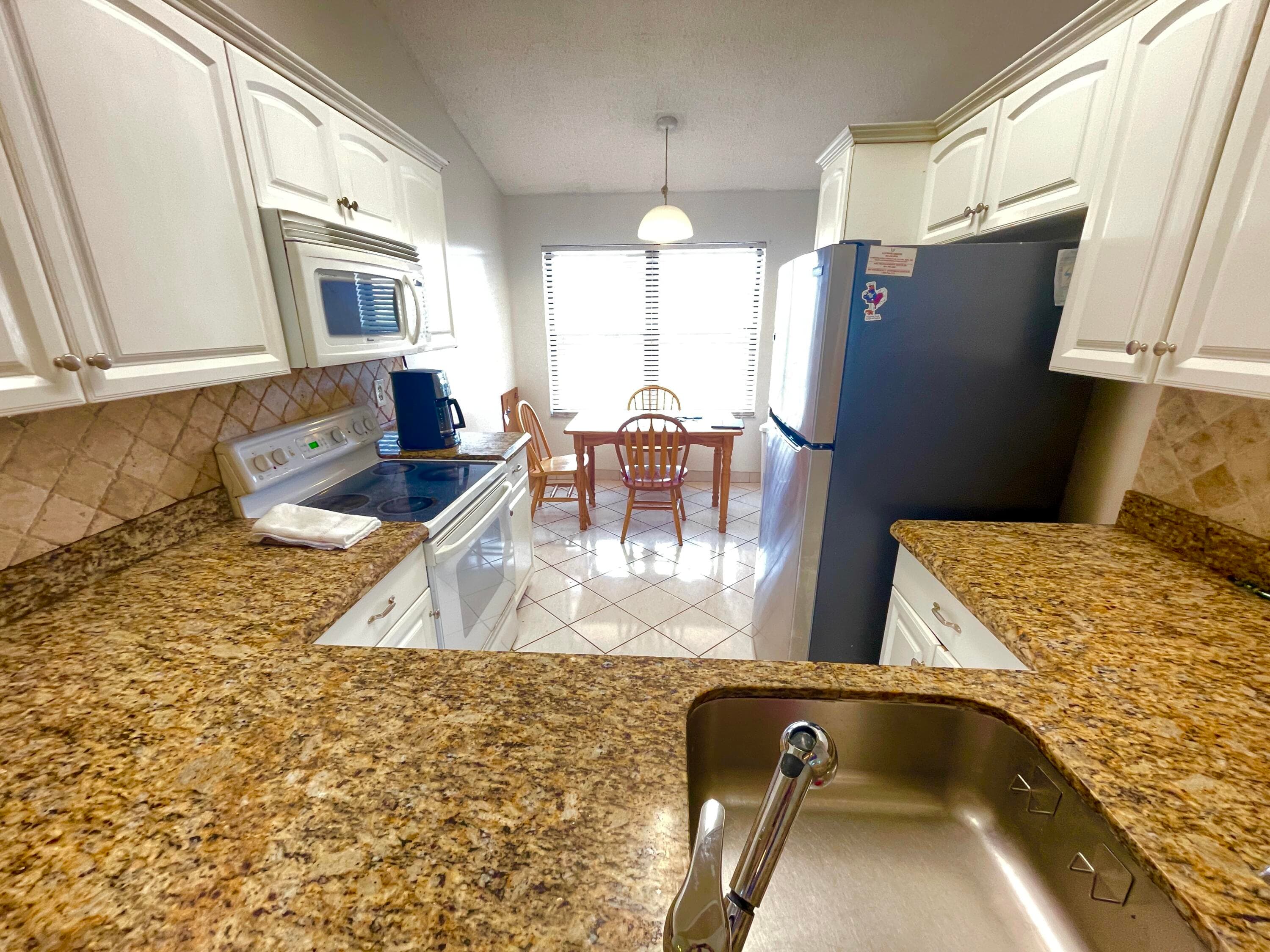 4698 Lucerne Lakes Boulevard E 203, Lake Worth, FL 33467 — photo 4 of 20