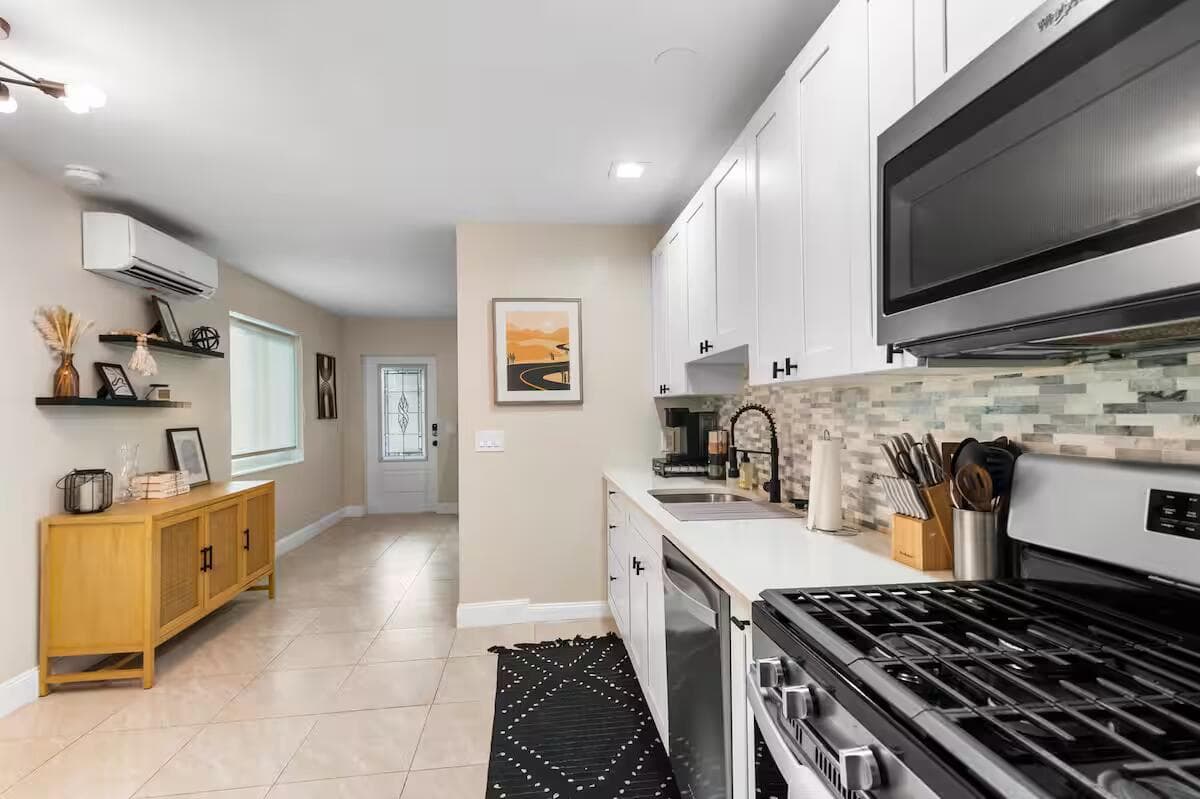 610 N D Street, Lake Worth Beach, FL 33460 — photo 7 of 15