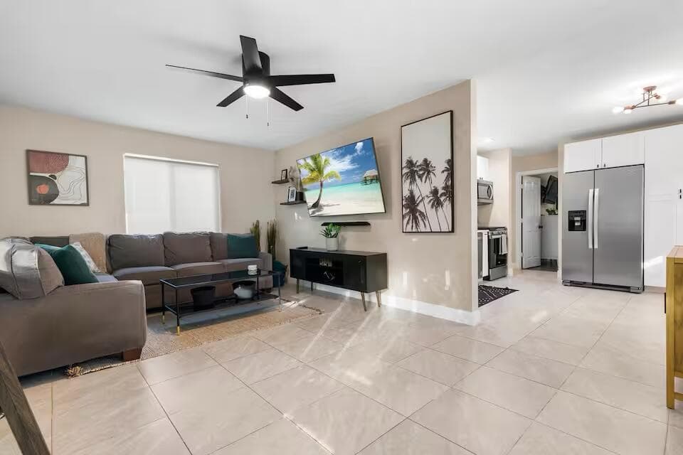 610 N D Street, Lake Worth Beach, FL 33460 — photo 5 of 15