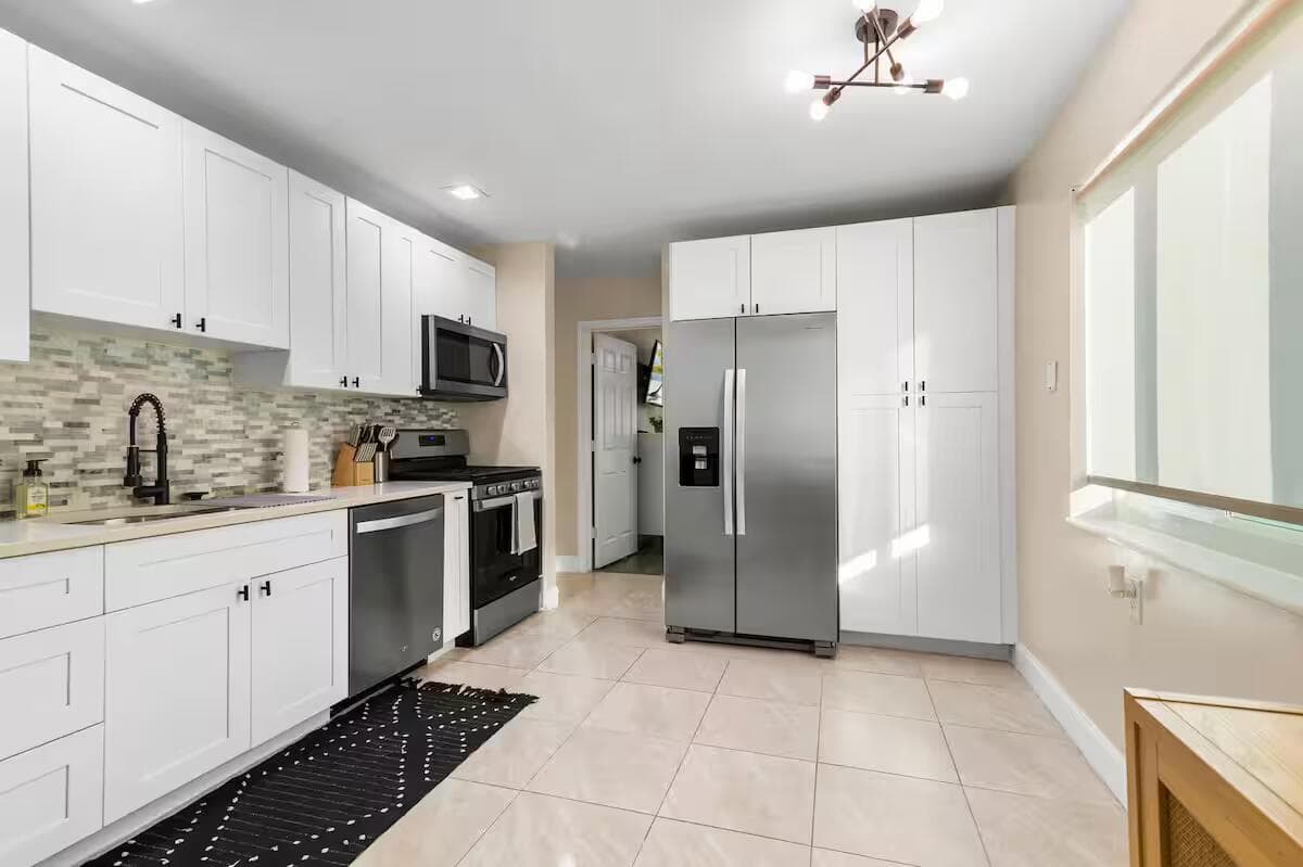 610 N D Street, Lake Worth Beach, FL 33460 — photo 7 of 15