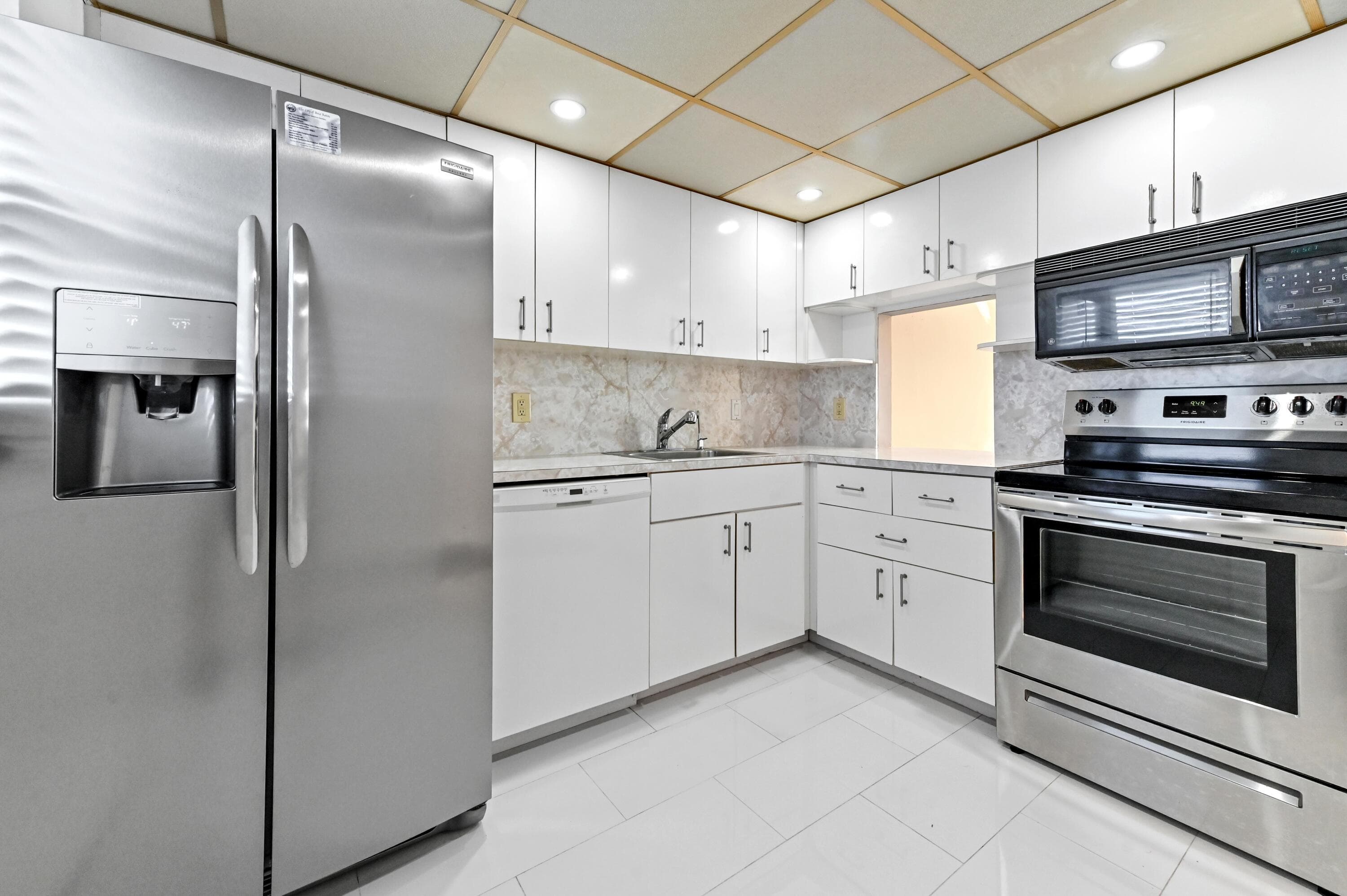 5700 NW 2nd Avenue 503, Boca Raton, FL 33487 — photo 12 of 37