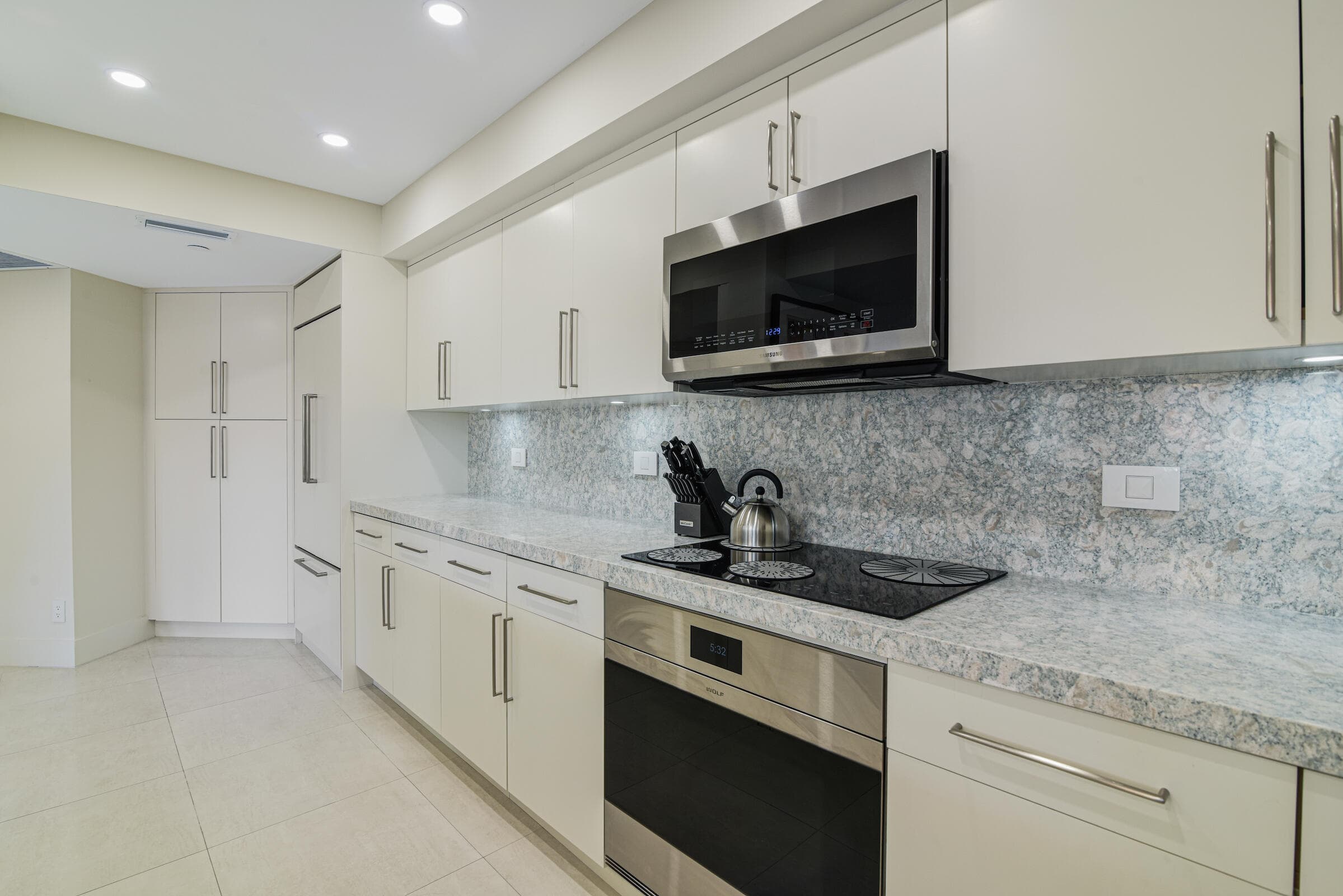 100 SE 5th Avenue 305, Boca Raton, FL 33432 — photo 12 of 69