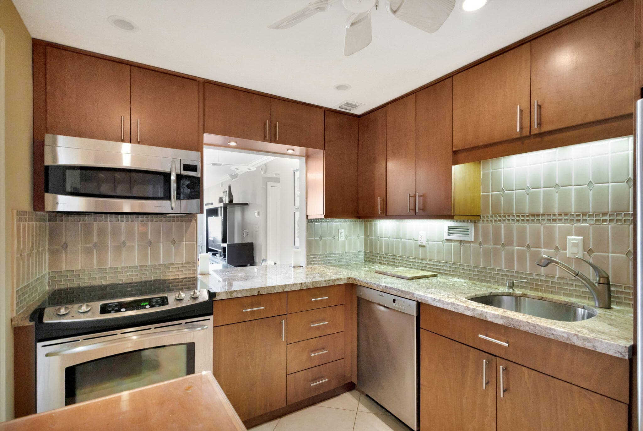 2840 S Ocean Boulevard 413, Palm Beach, FL 33480 — photo 3 of 33