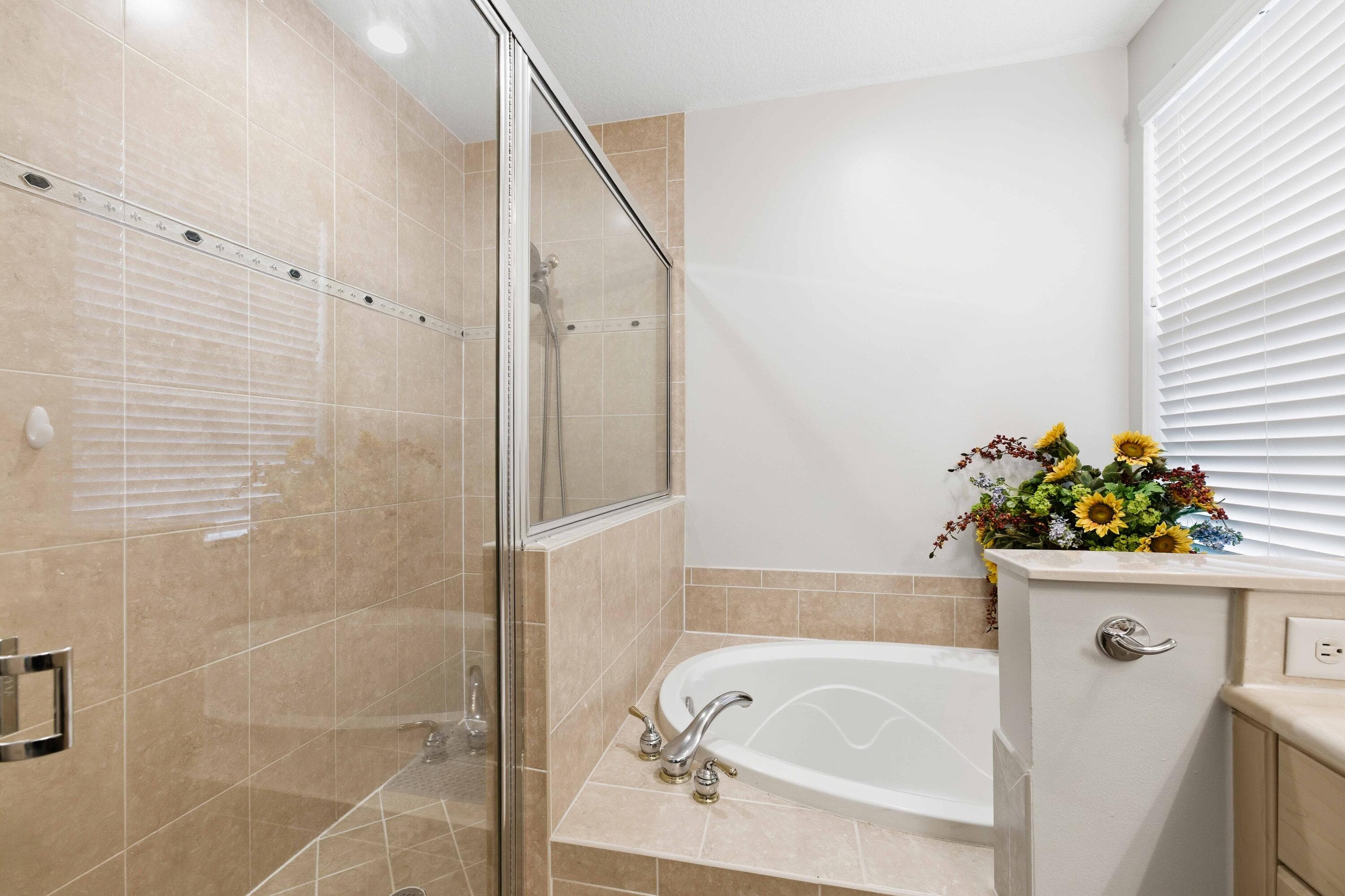 11850 Valencia Gardens Avenue, Palm Beach Gardens, FL 33410 — photo 18 of 37