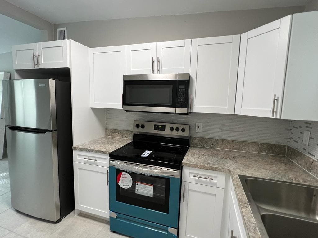 3990 Plum Tree Drive, Lake Worth, FL 33462 — photo 4 of 14