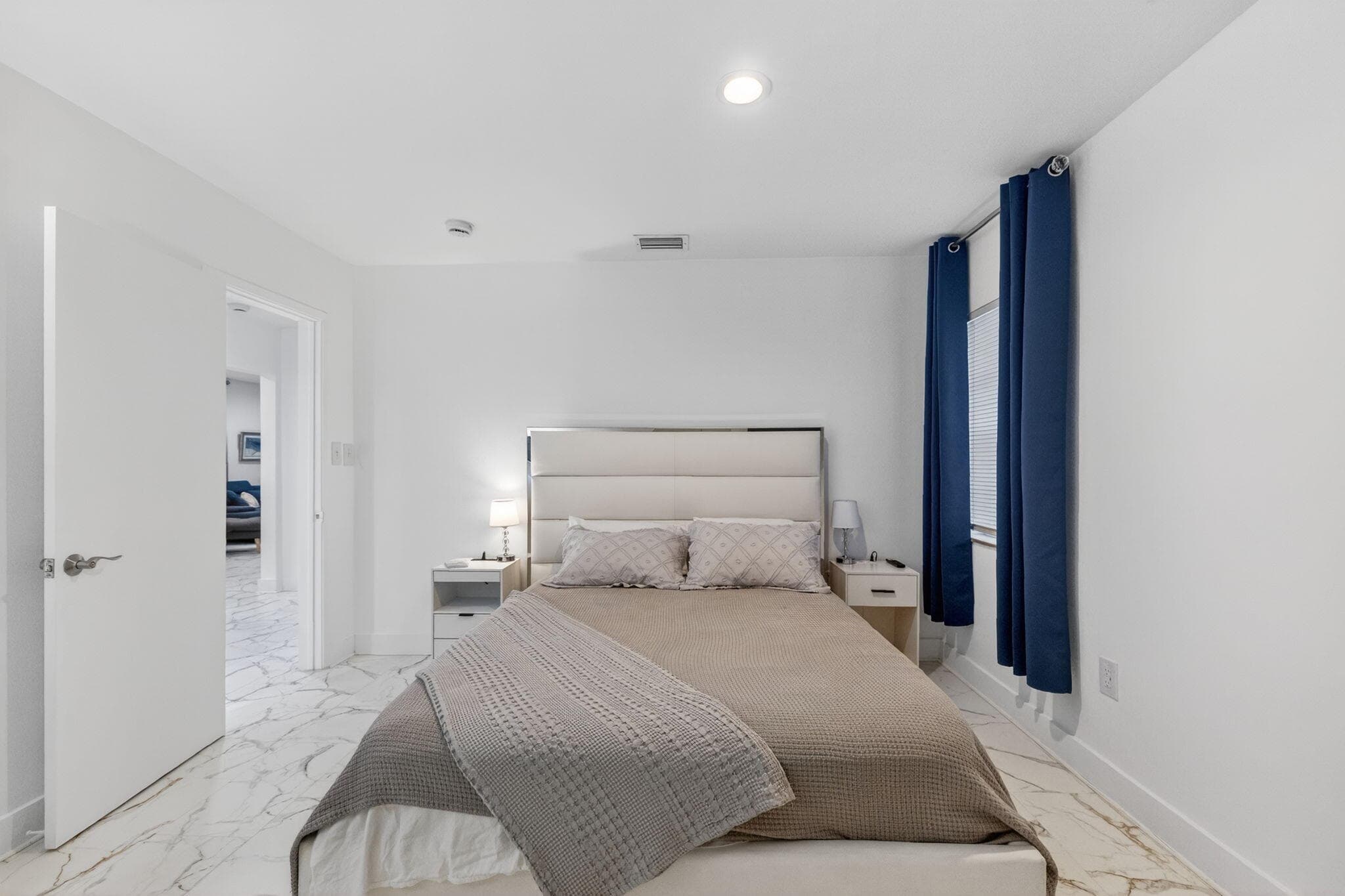 698 NE 36th Street, Oakland Park, FL 33334 — photo 11 of 29