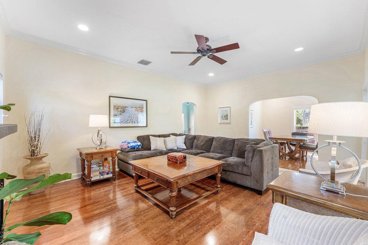 219 S Swinton Avenue, Delray Beach, FL 33444 — photo 10 of 43