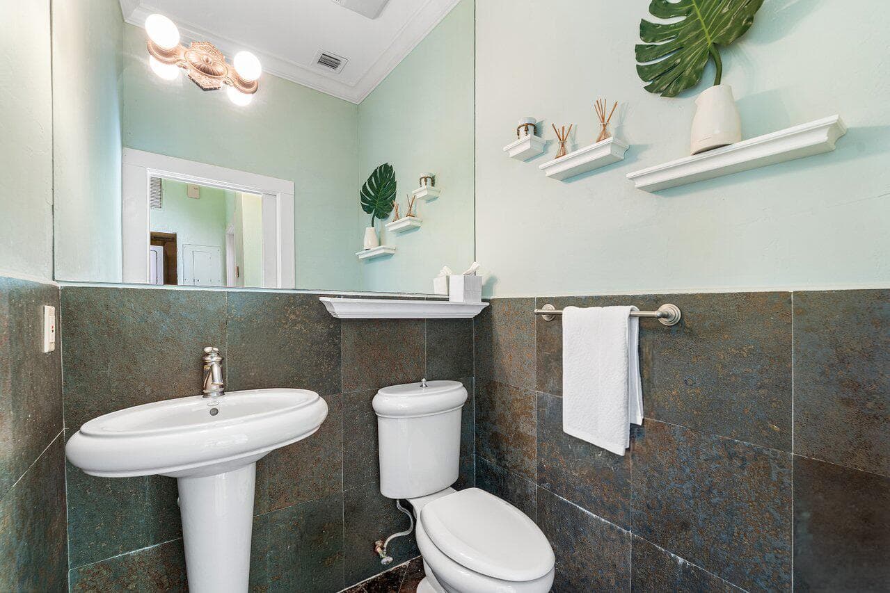 219 S Swinton Avenue, Delray Beach, FL 33444 — photo 27 of 43