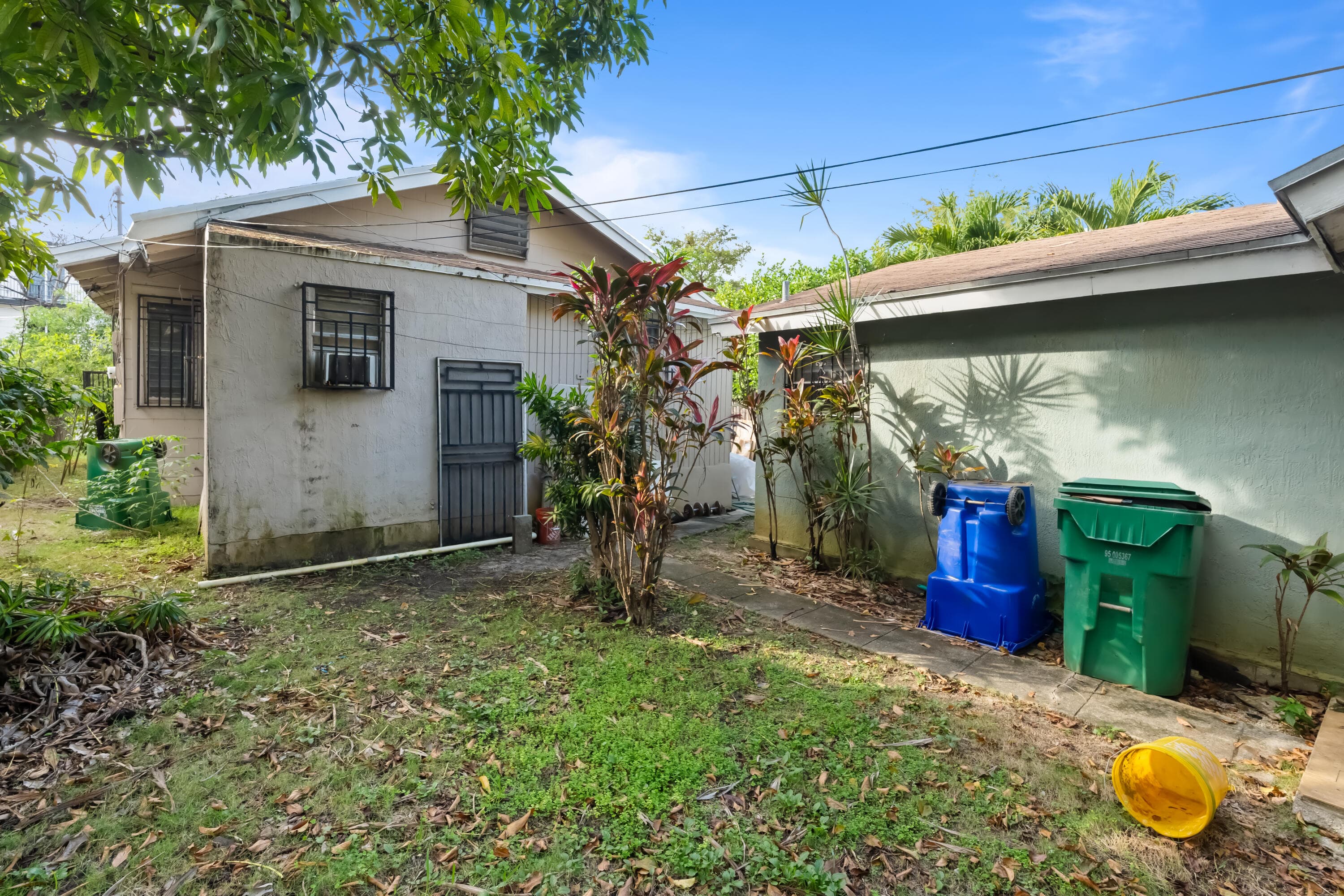 8111 NE 1st Avenue, Miami, FL 33138 — photo 17 of 32