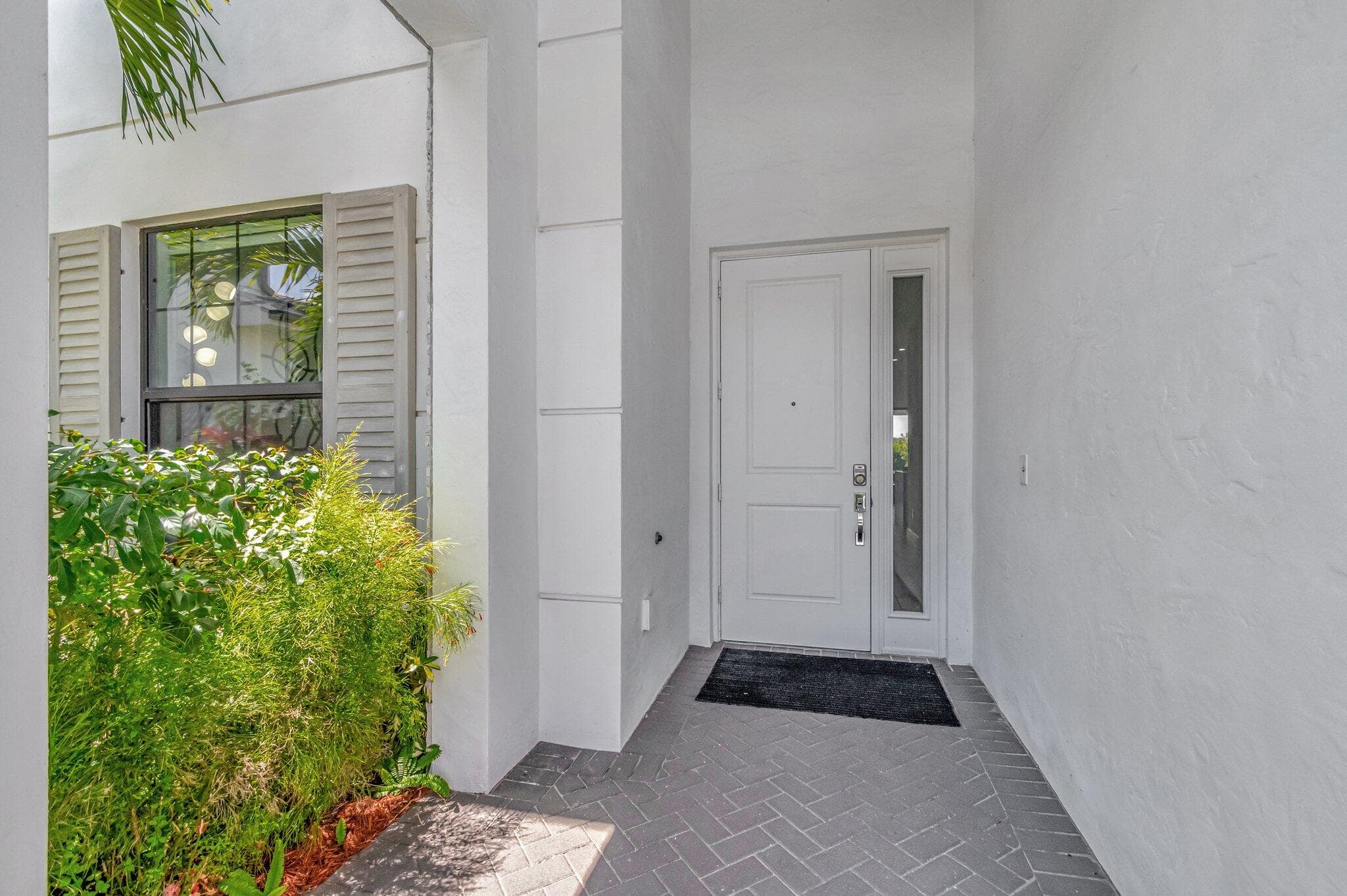 2828 Gin Berry Way, West Palm Beach, FL 33401 — photo 3 of 56