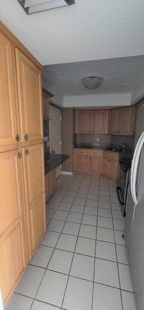 2425 Presidential Way 402, West Palm Beach, FL 33401 — photo 8 of 26