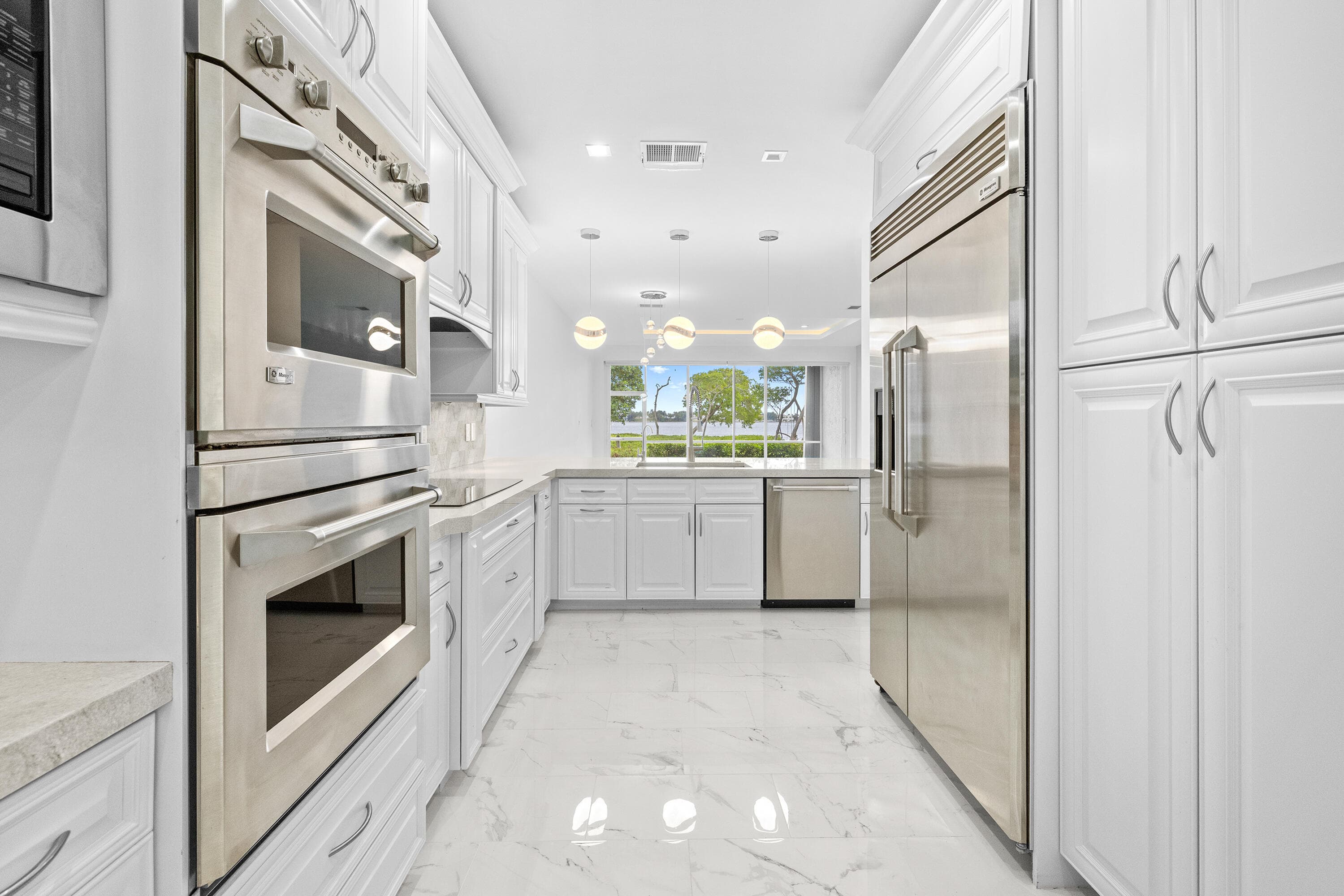 88 N Lakeshore Drive, Hypoluxo, FL 33462 — photo 9 of 64