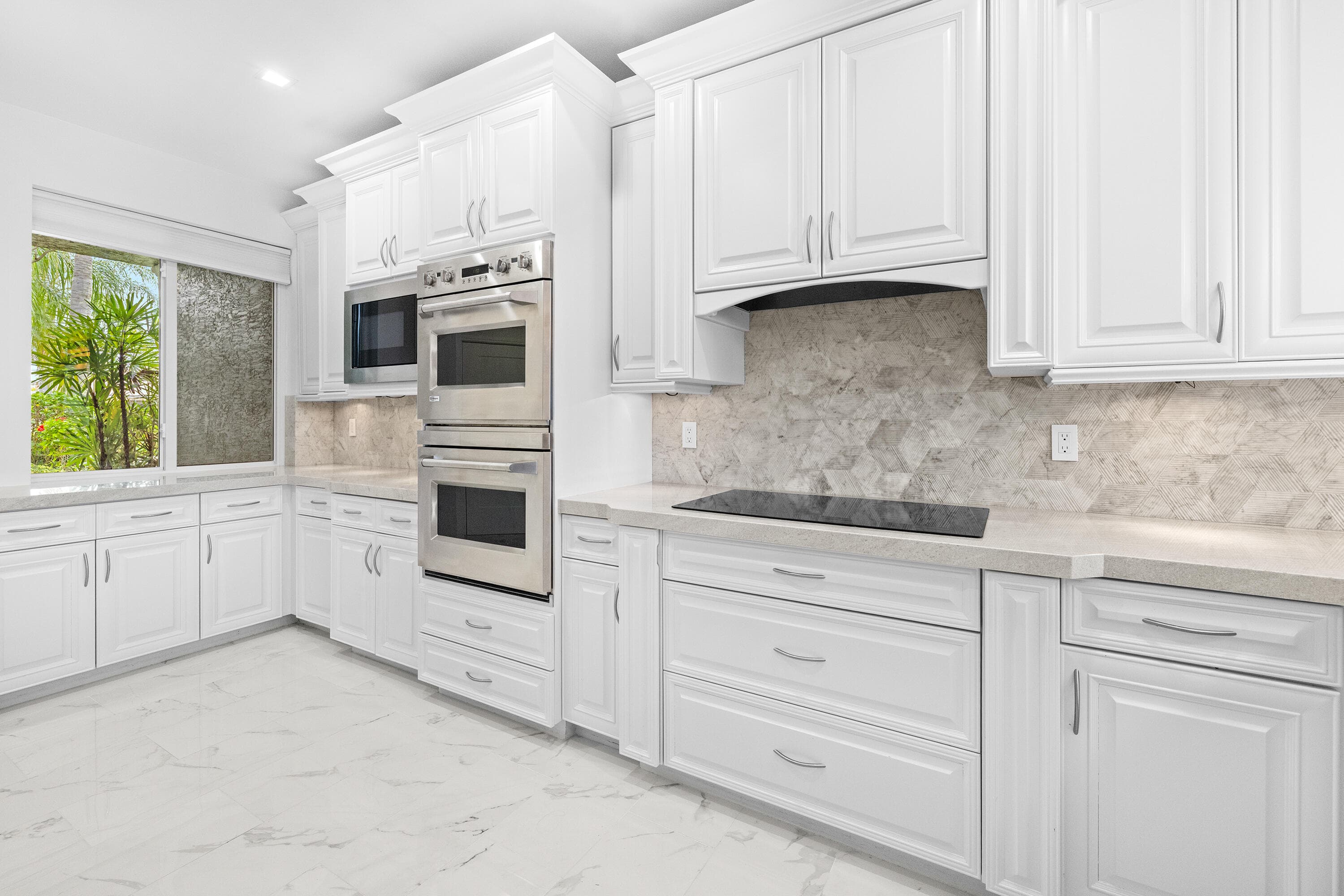 88 N Lakeshore Drive, Hypoluxo, FL 33462 — photo 12 of 64
