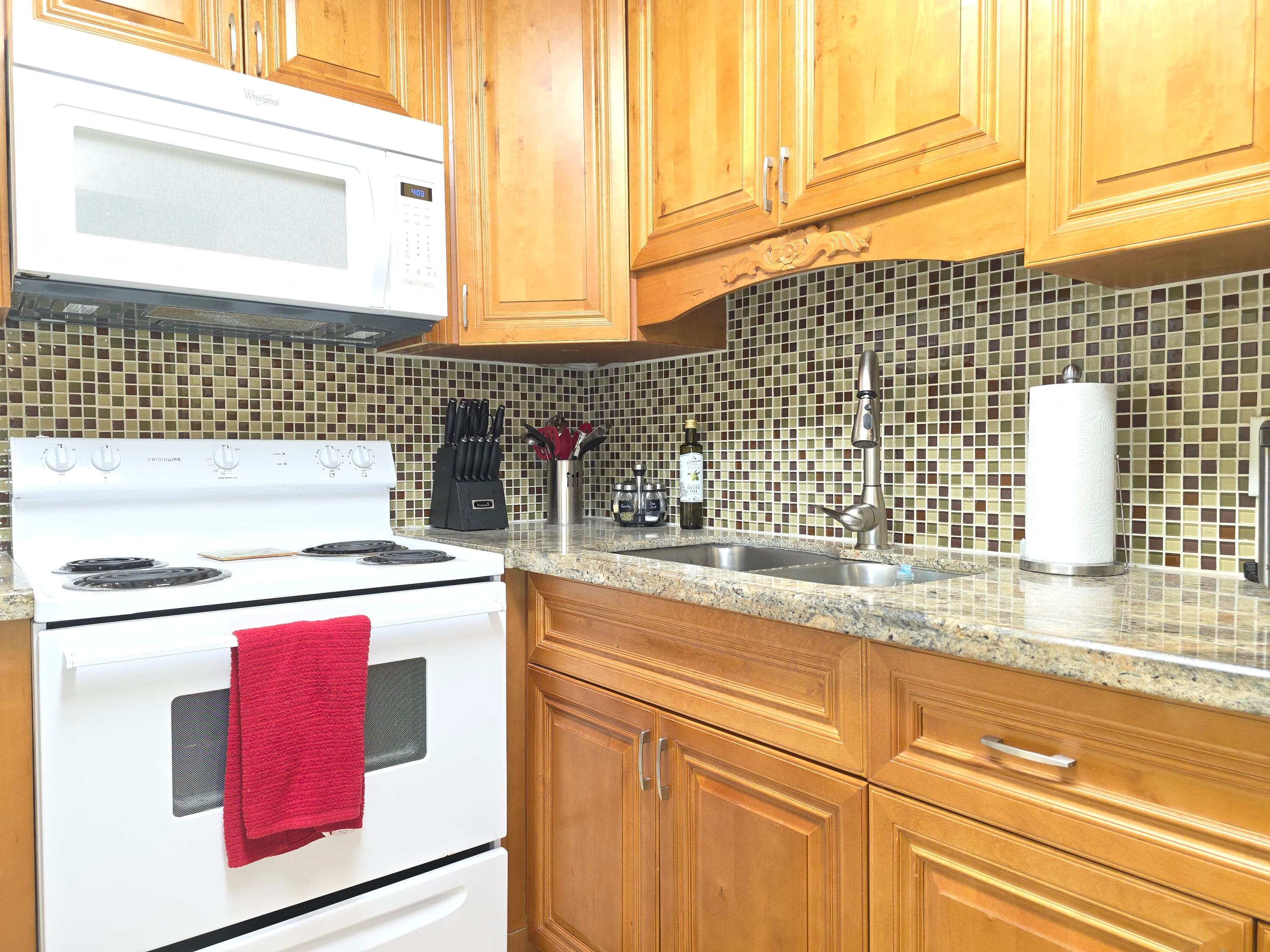 204 Kent L L, West Palm Beach, FL 33417 — photo 3 of 34