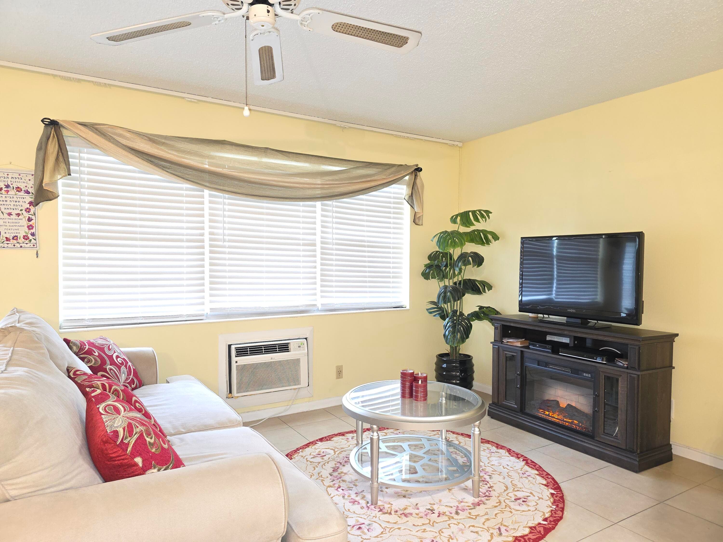 204 Kent L L, West Palm Beach, FL 33417 — photo 11 of 34