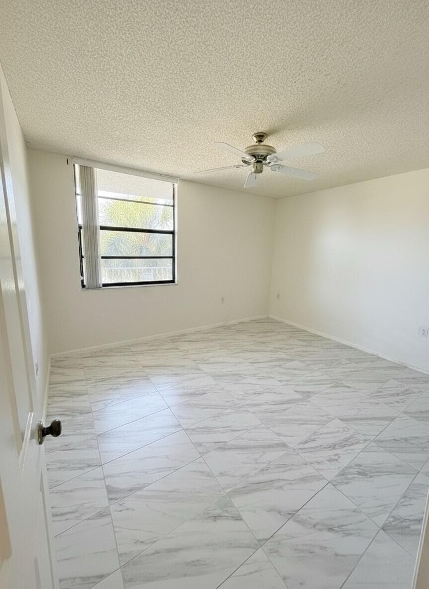 3826 Whitehall Drive 305, West Palm Beach, FL 33401 — photo 16 of 28
