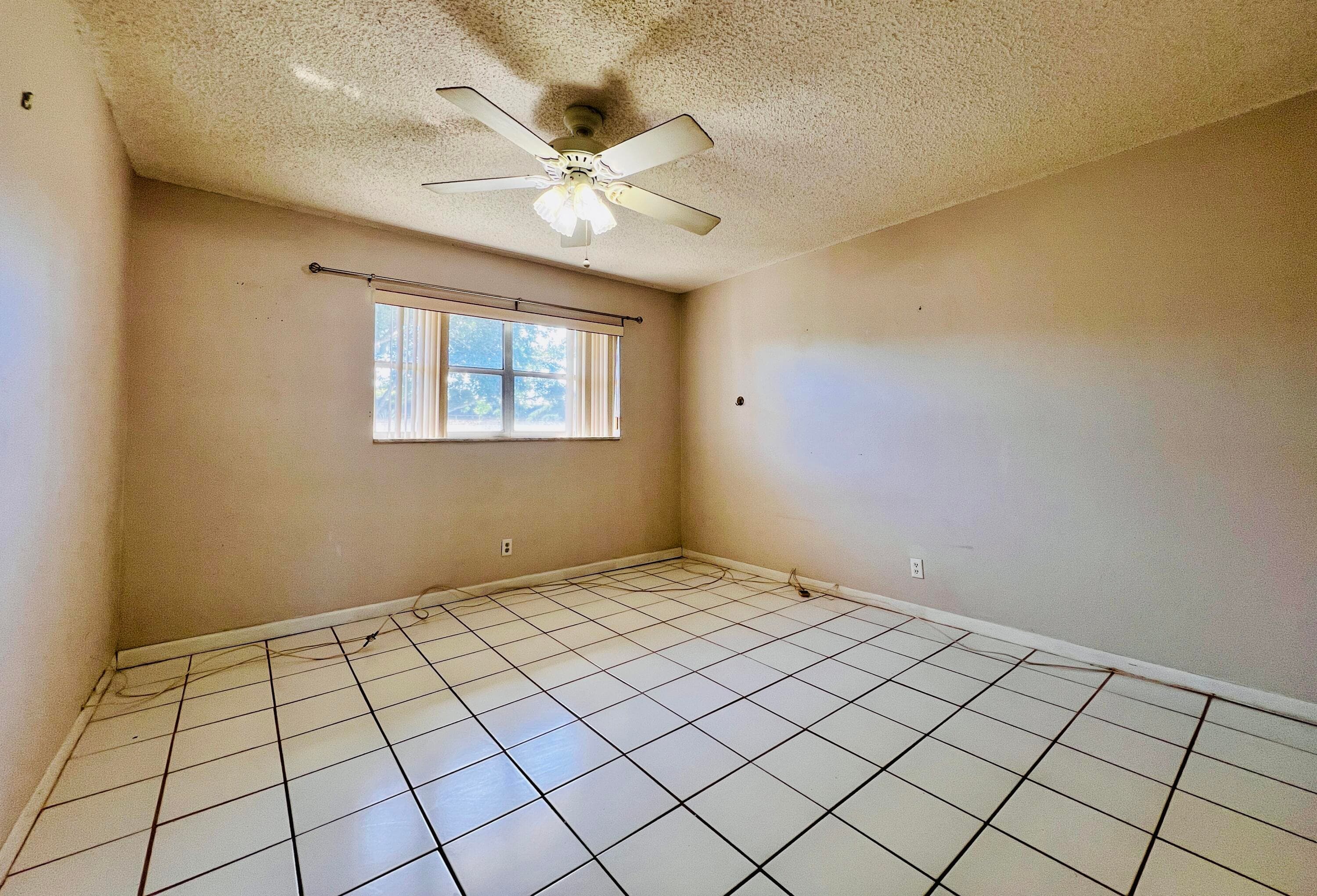 209 Oxford 200, West Palm Beach, FL 33417 — photo 8 of 17
