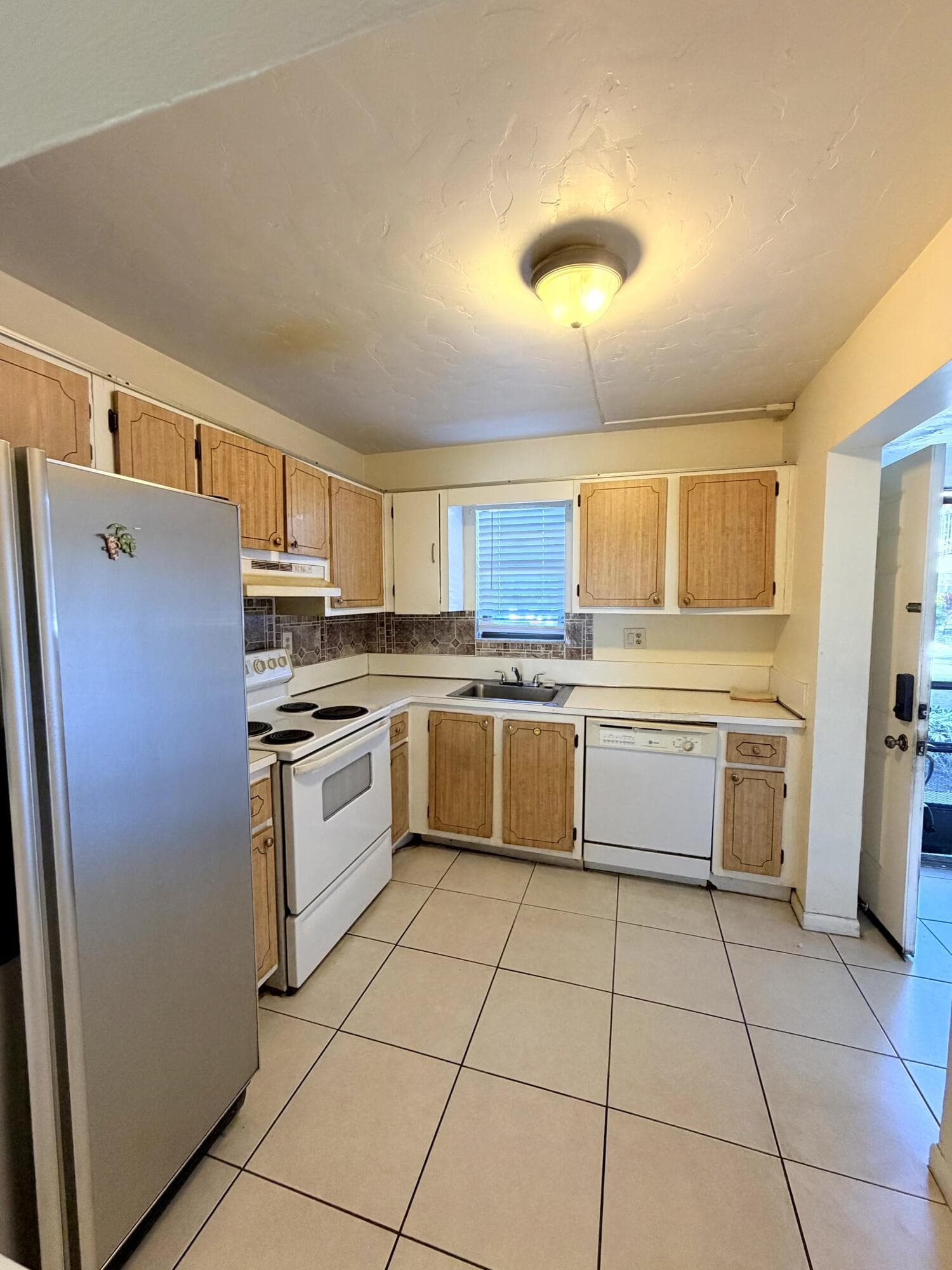 9300 SW 8th Street 107, Boca Raton, FL 33428 — photo 6 of 24
