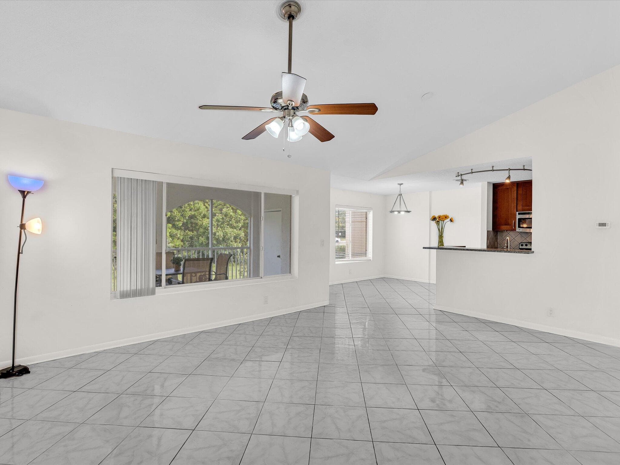815 W Boynton Beach Boulevard 16-205, Boynton Beach, FL 33426 — photo 6 of 58