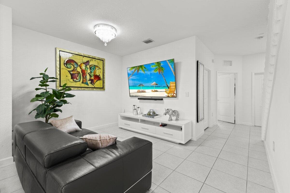 23426 SW 127th Place, Homestead, FL 33032 — photo 6 of 24