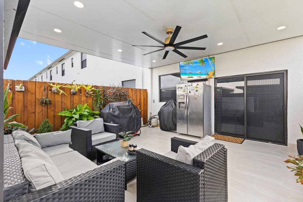 23426 SW 127th Place, Homestead, FL 33032 — photo 11 of 24