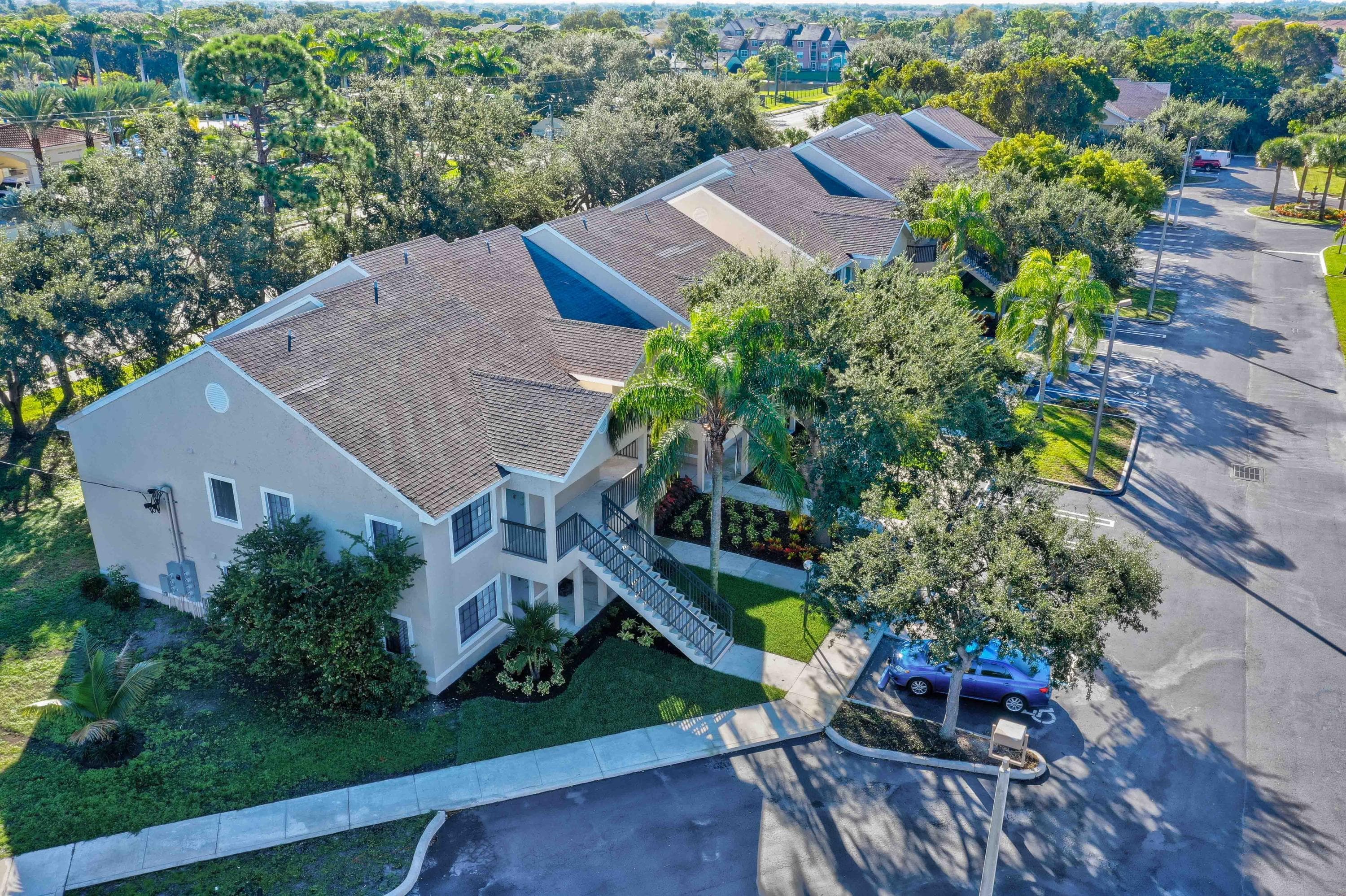 4685 N Haverhill Road B3, West Palm Beach, FL 33417 — photo 2 of 33
