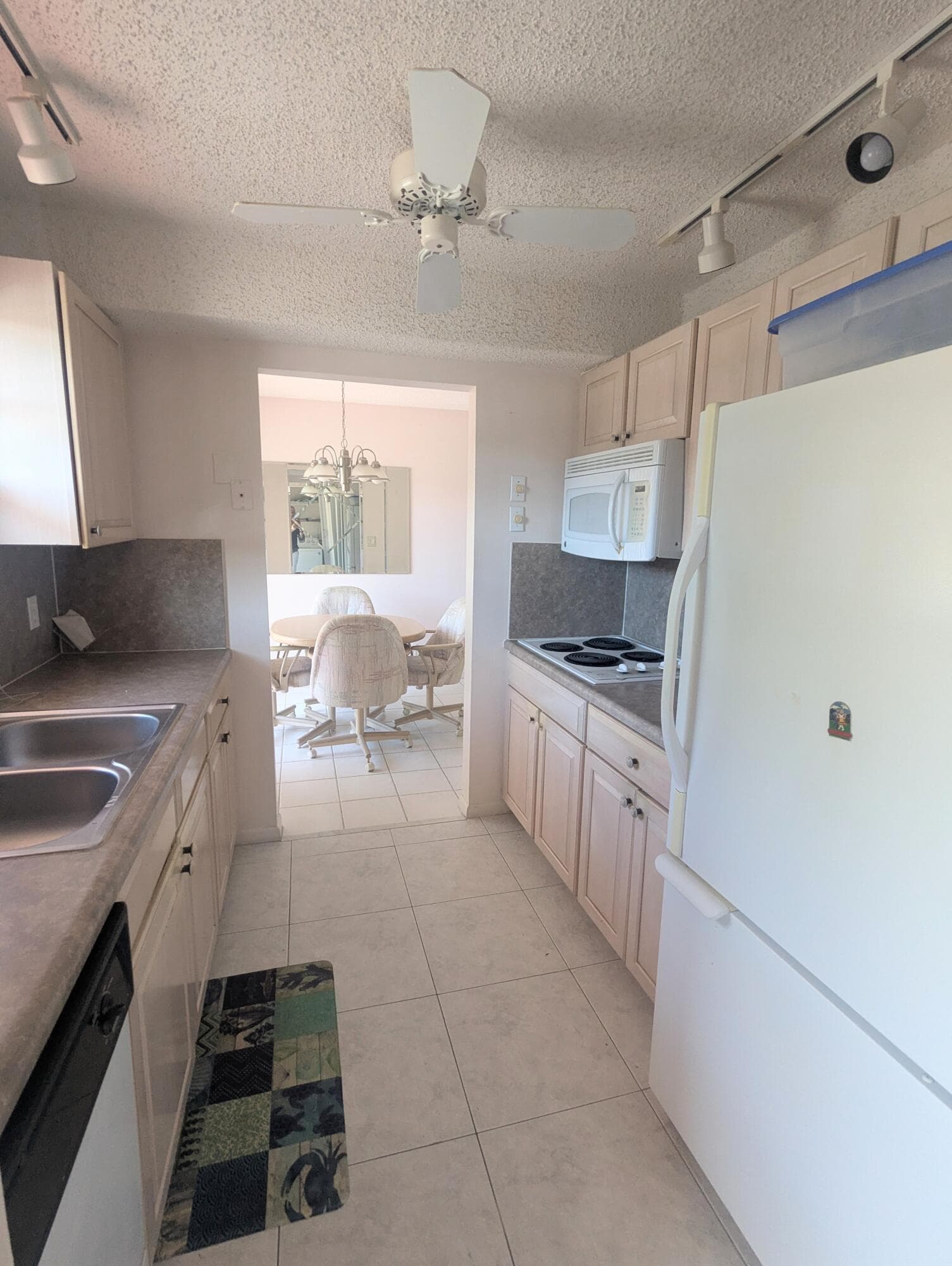 2 Golfs Edge D, West Palm Beach, FL 33417 — photo 2 of 31