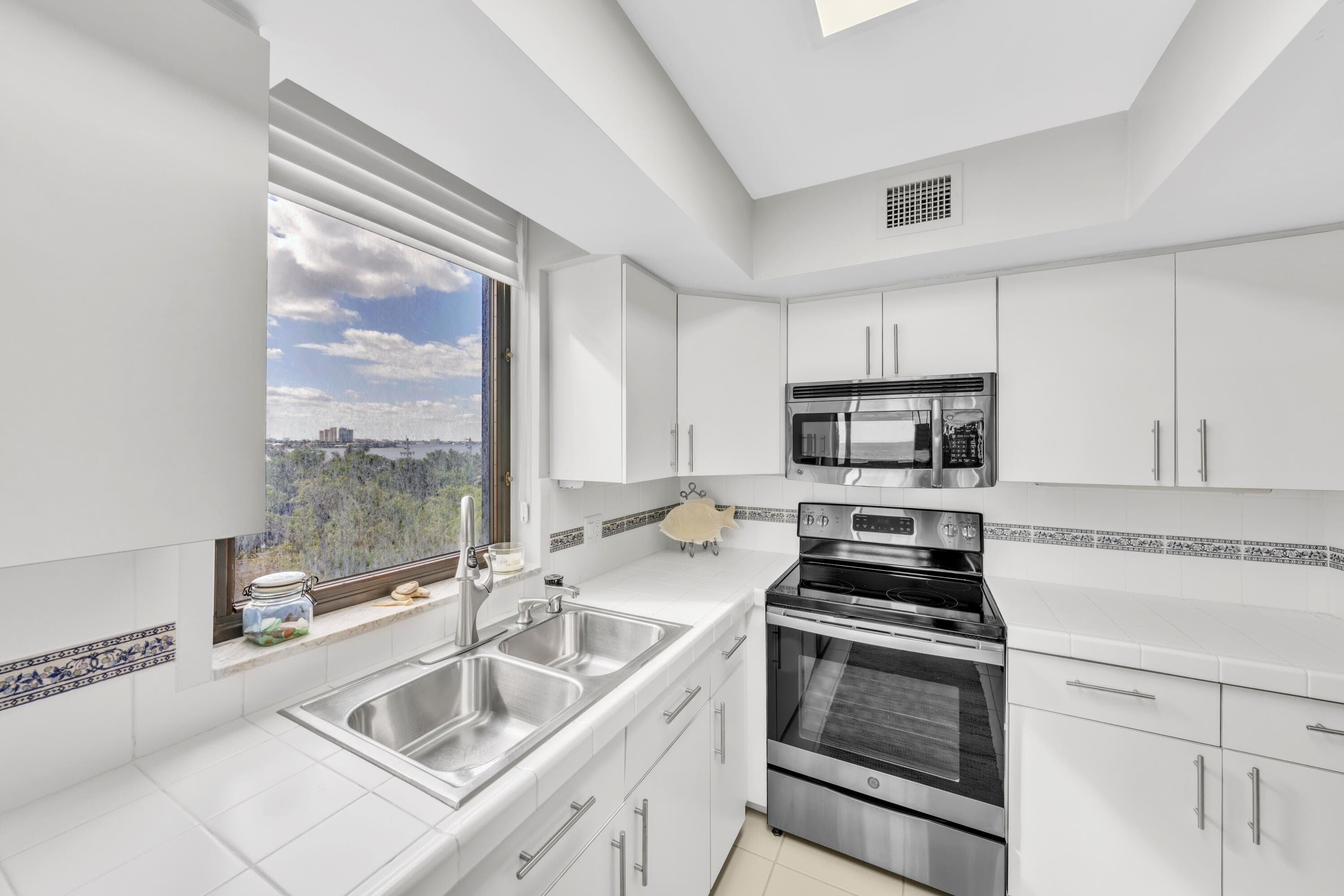 5380 N Ocean Drive 4a, Singer Island, FL 33404 — photo 23 of 75