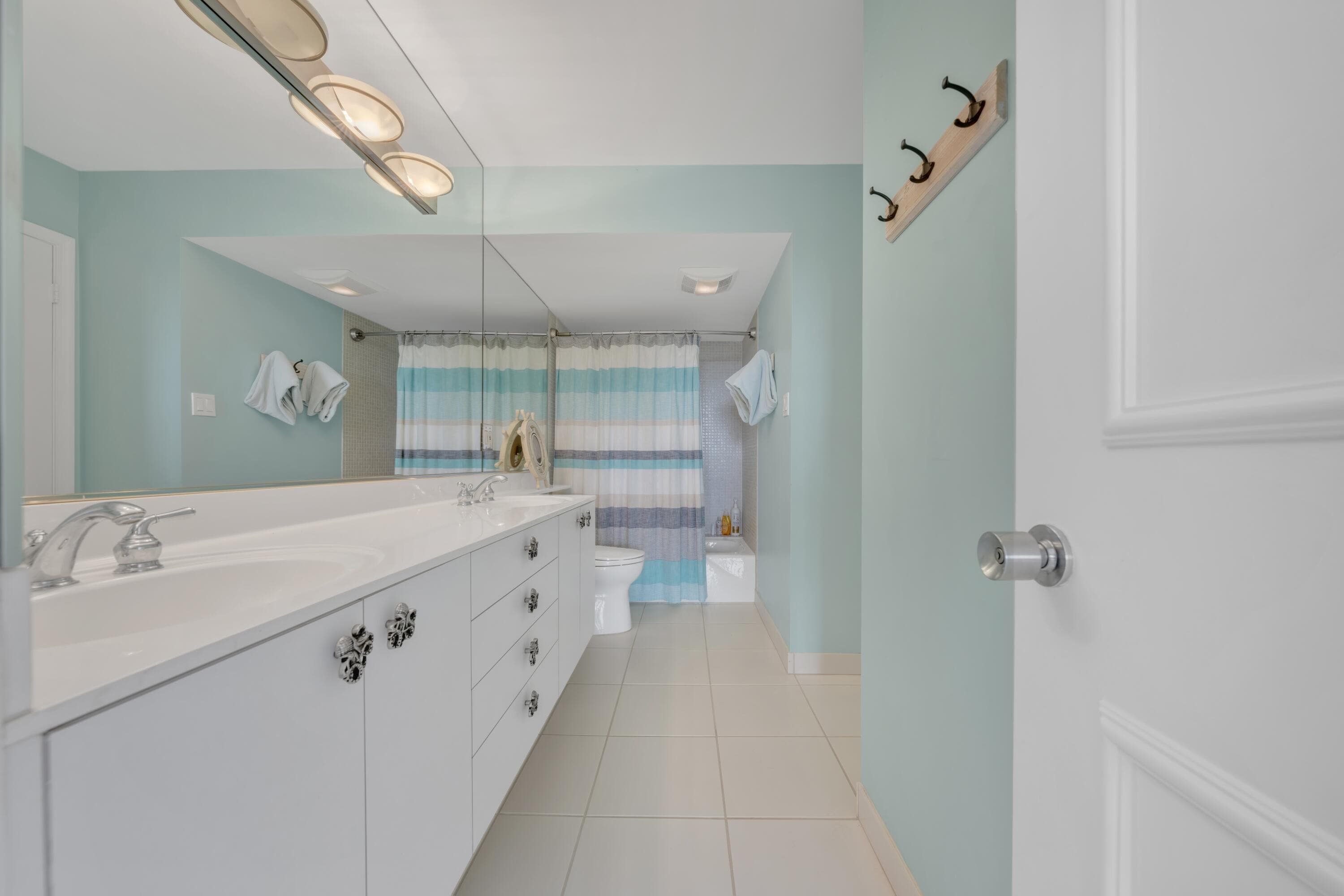 5380 N Ocean Drive 4a, Singer Island, FL 33404 — photo 32 of 75