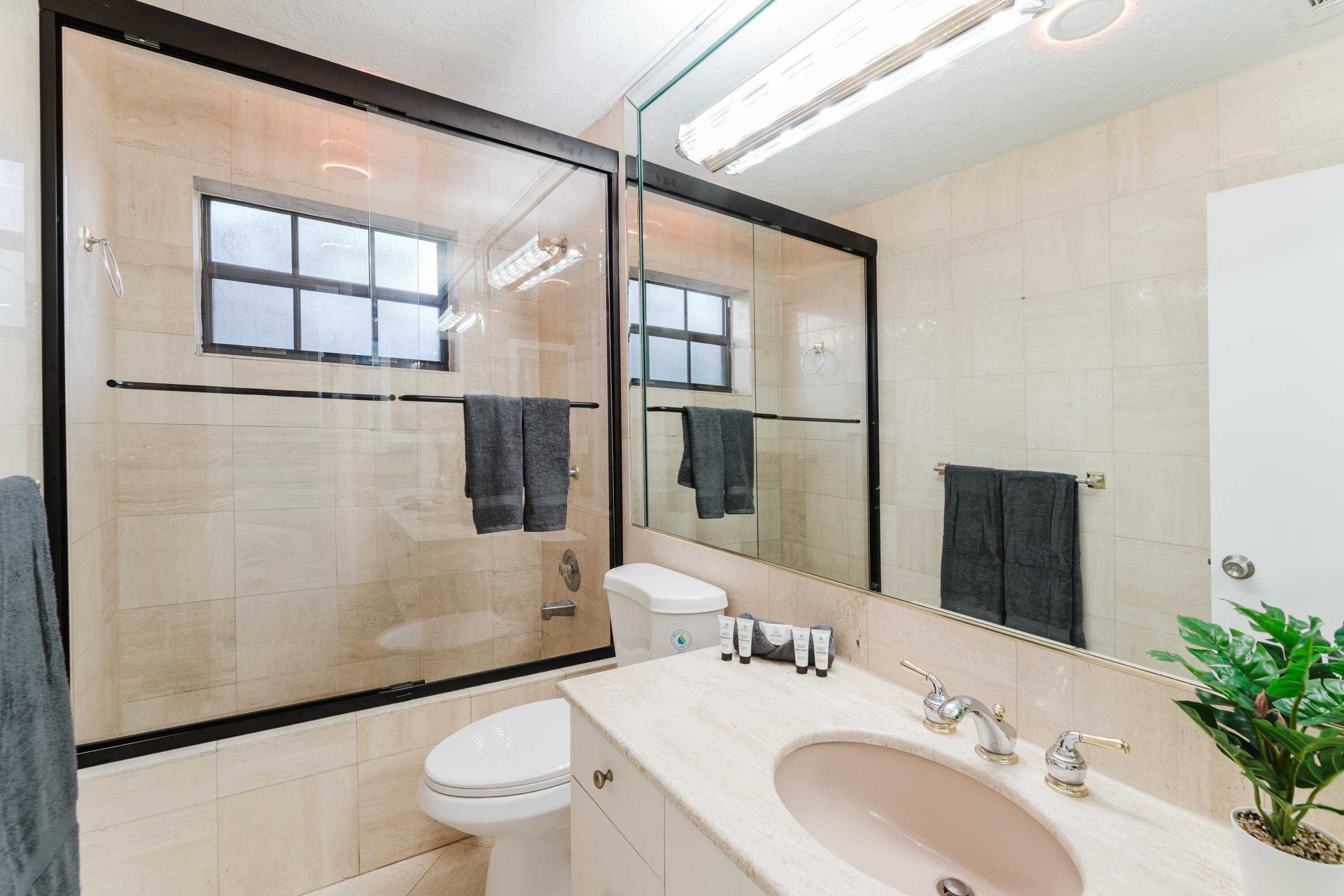 1016 NE 26th Avenue 1016, Pompano Beach, FL 33062 — photo 23 of 30